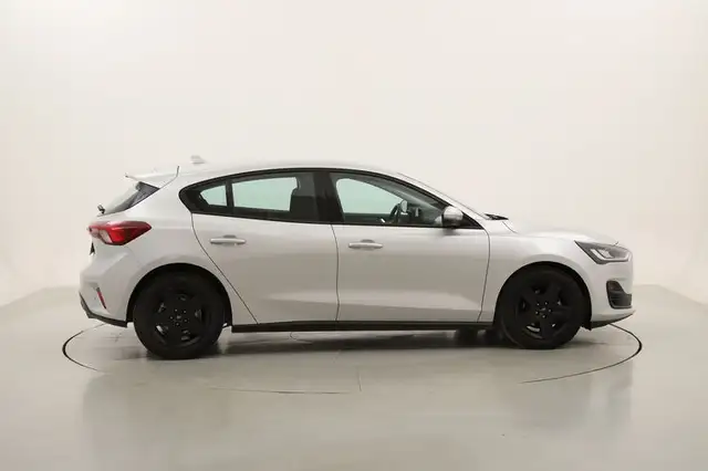 Ford Focus view 6