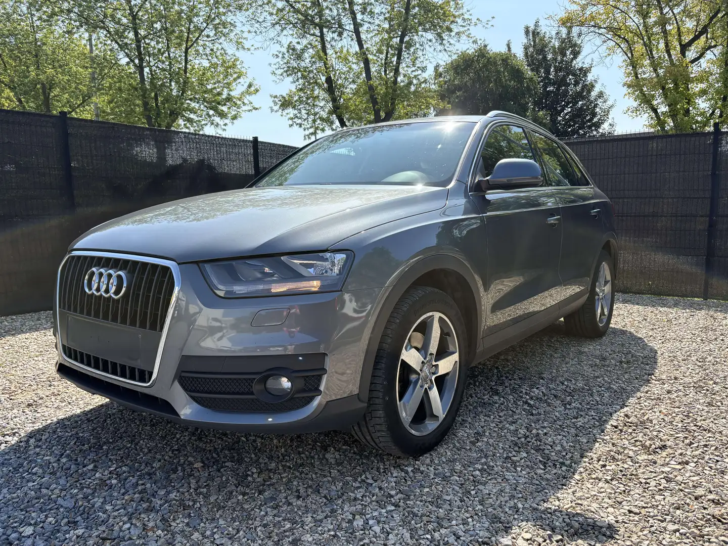 Audi Q3 Q3 2.0 TDi /1E PROP-NAVI-EUR5 Grau - 2