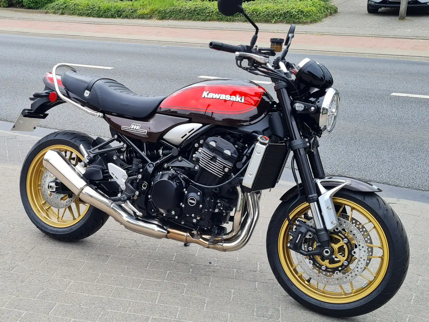 Kawasaki Z900RS 50 TH ANNIVERSARY Červená - 2