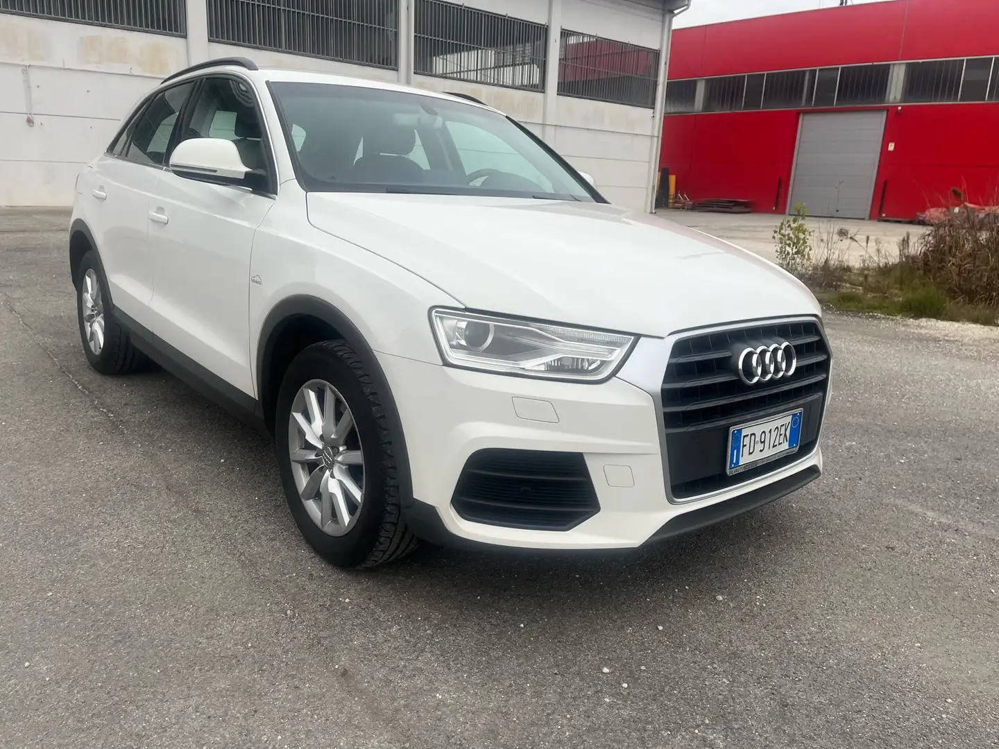 Audi Q3 2.0 tdi Business 120cv euro 6B conghia fatta - 1