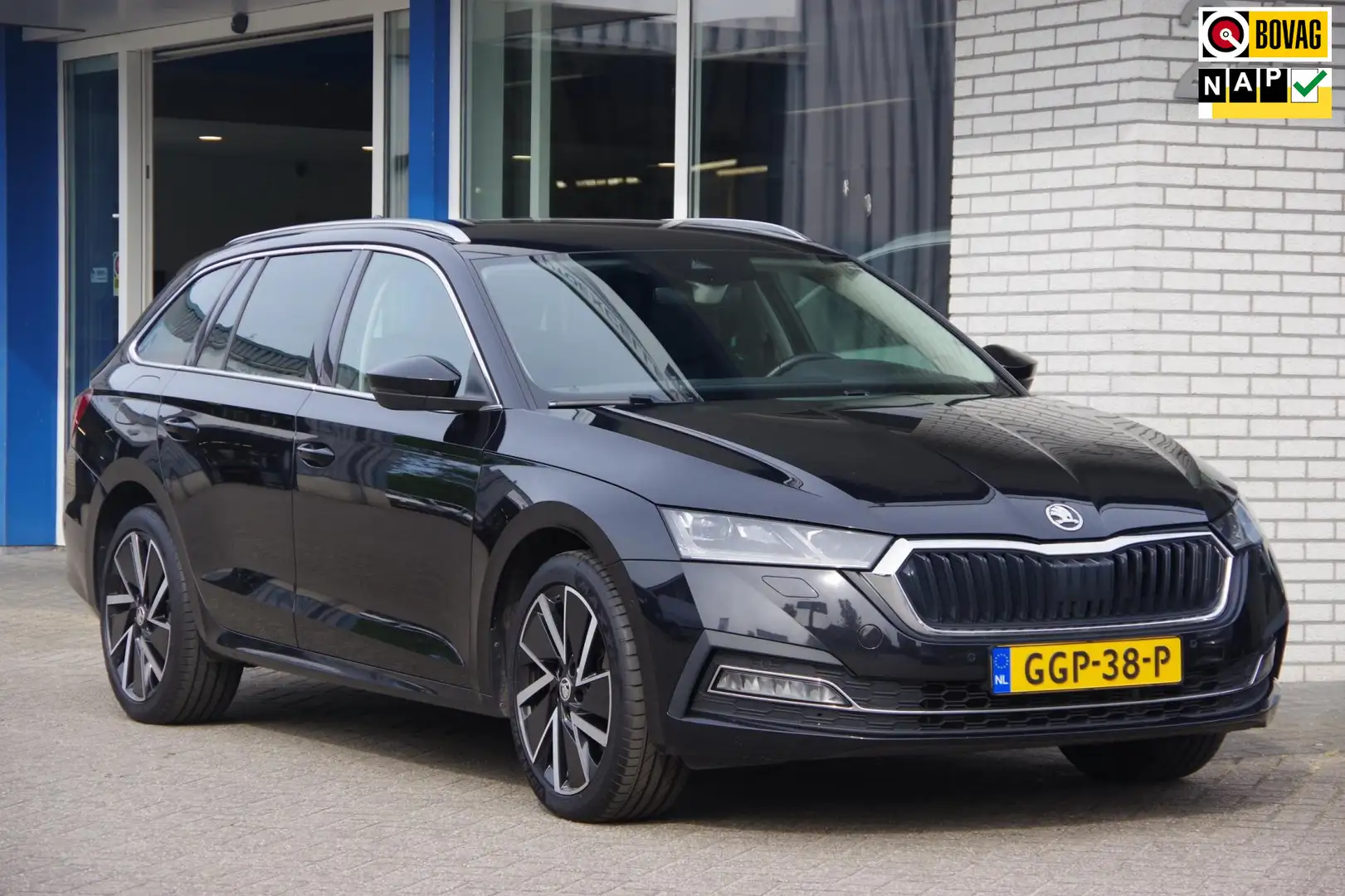Skoda Octavia Combi 1.4 TSI iV Plug-in Hybrid Camera Stoelverwar Schwarz - 1