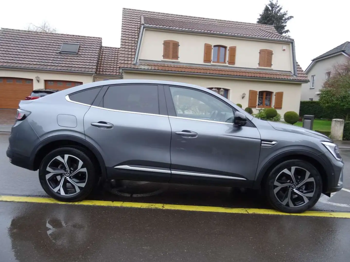 Renault Arkana TECHNO Mild Hybrid 140 EDC Grijs - 2