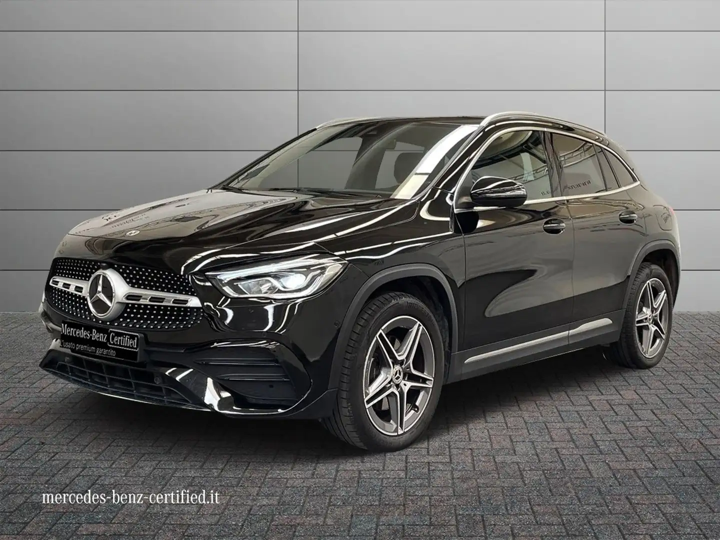 Mercedes-Benz GLA 250 e plug-in hybrid(e eq-power) Premium auto Nero - 1