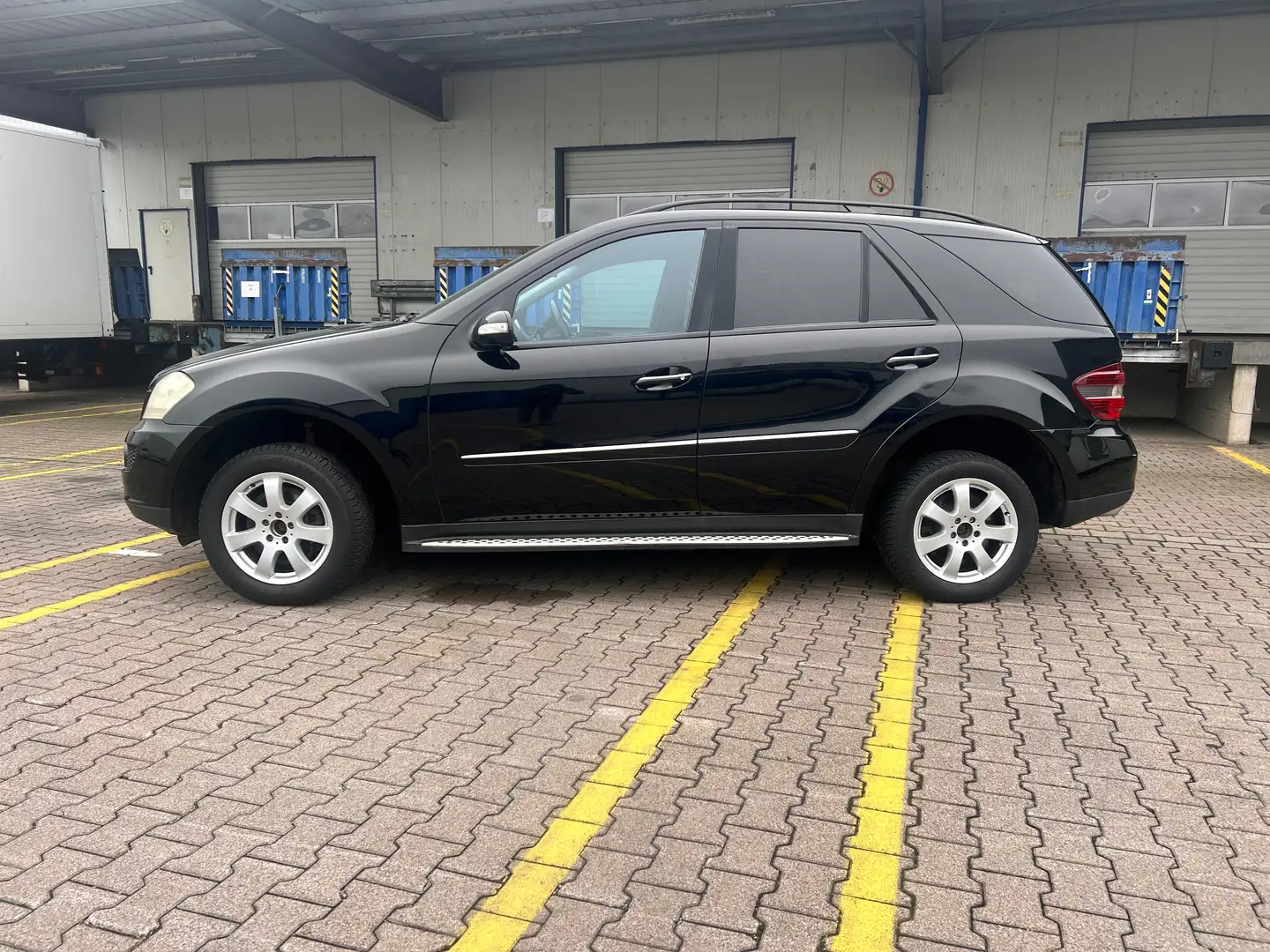 Mercedes-Benz ML 280 M-Klasse Diesel CDI 4Matic 7G-TRONIC DPF Černá - 2