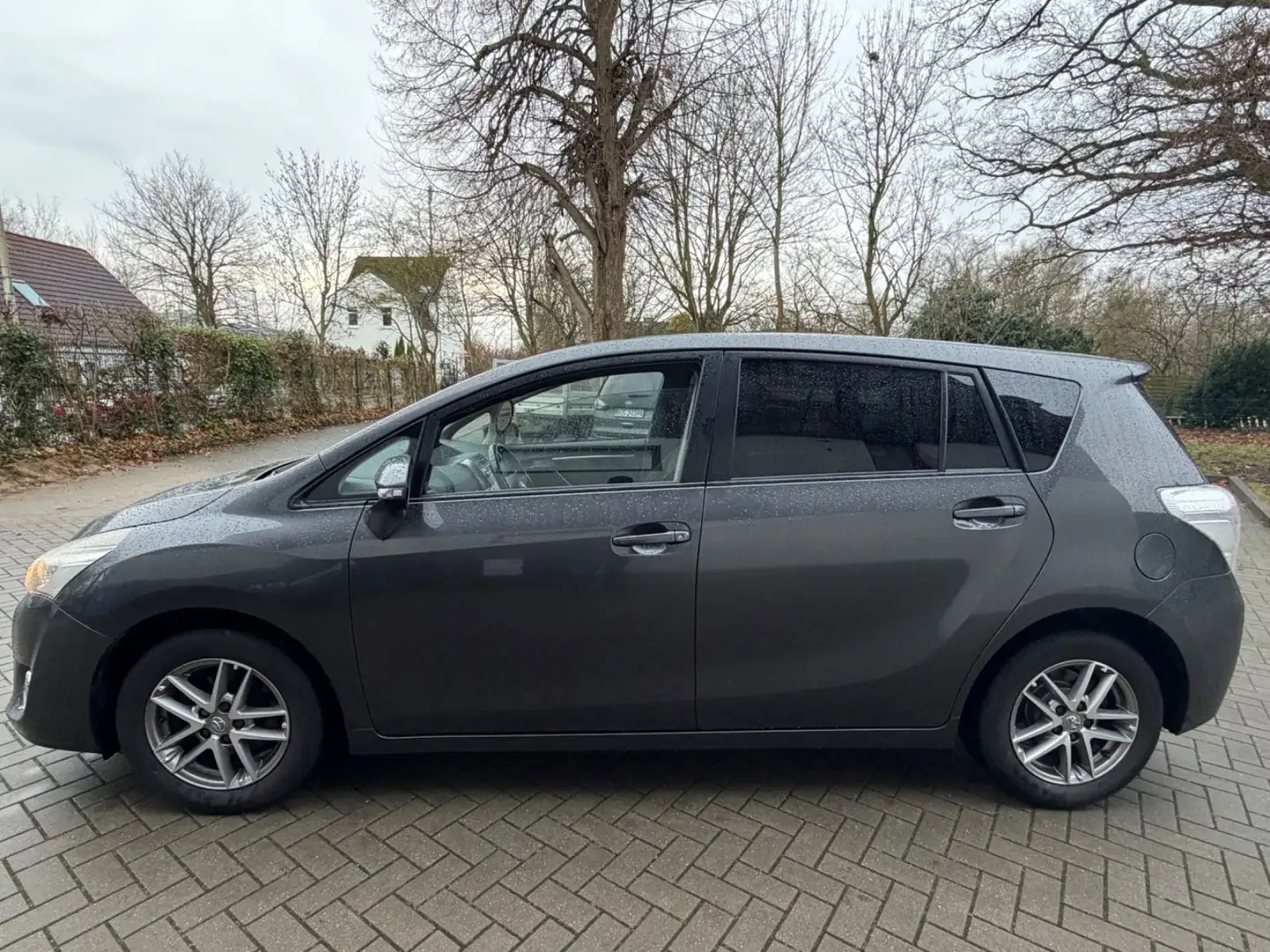 Toyota Verso / TÜV NEU / 7 SITZE / Grau - 2