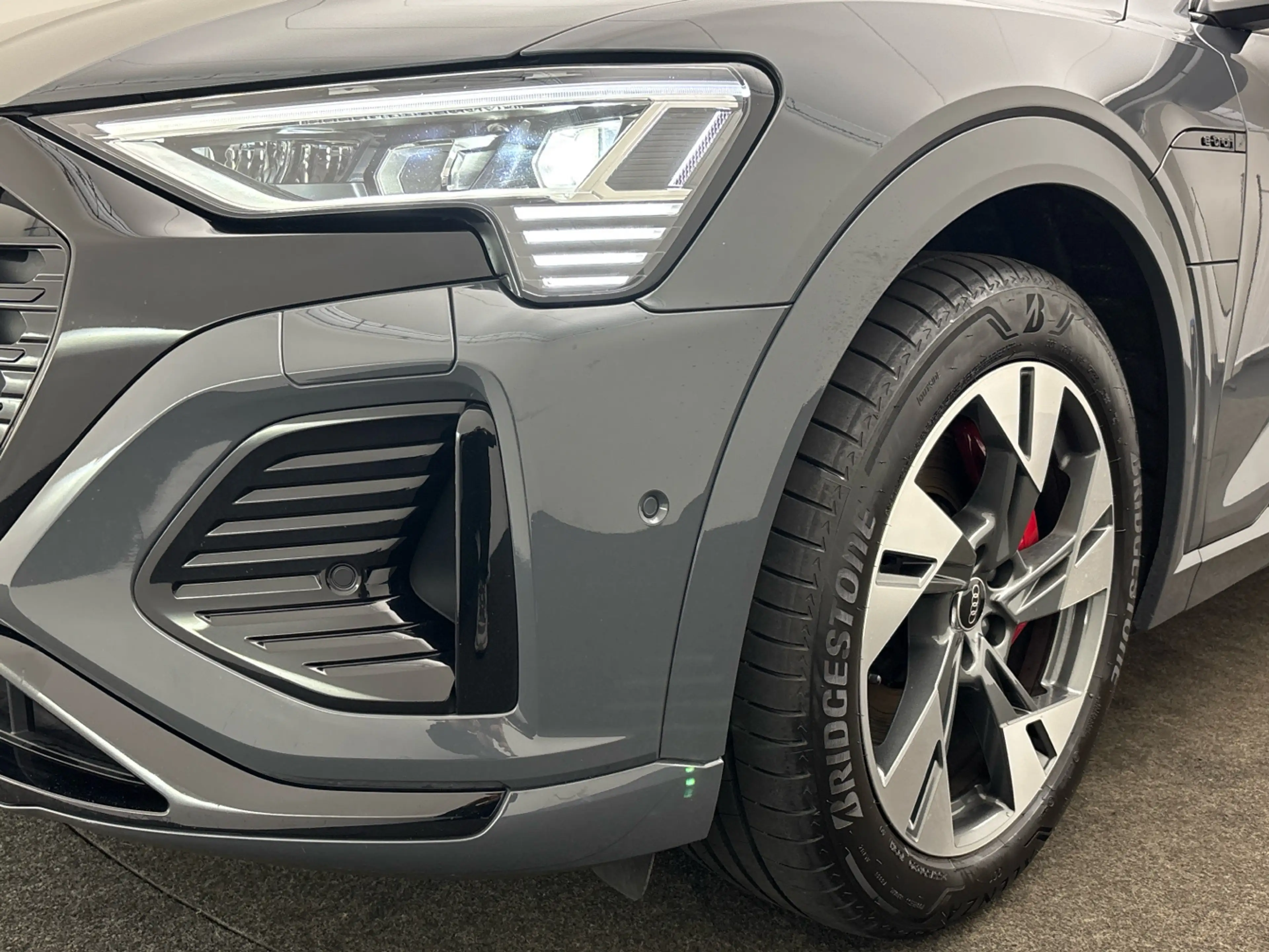 Audi Q8 e-tron 50 S line quattro MMI Matrix HUD ACC — photo 6