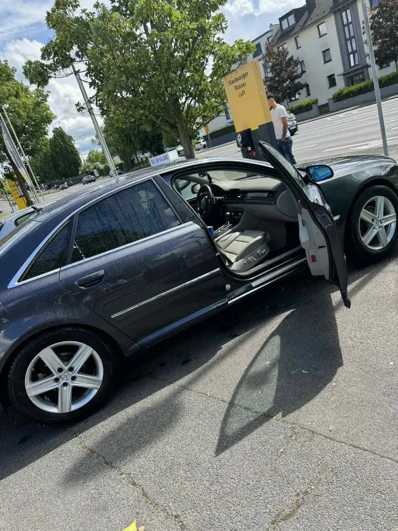 Audi A8 3.0 TDI DPF quattro - 1