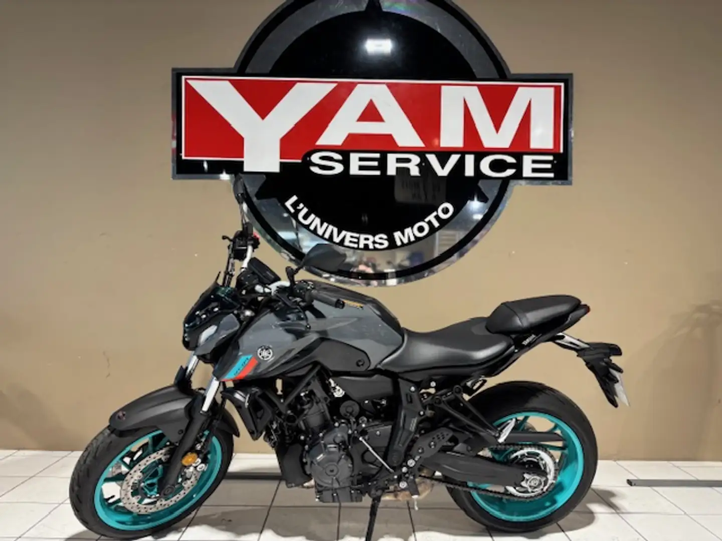 Yamaha MT-07 Gris - 1