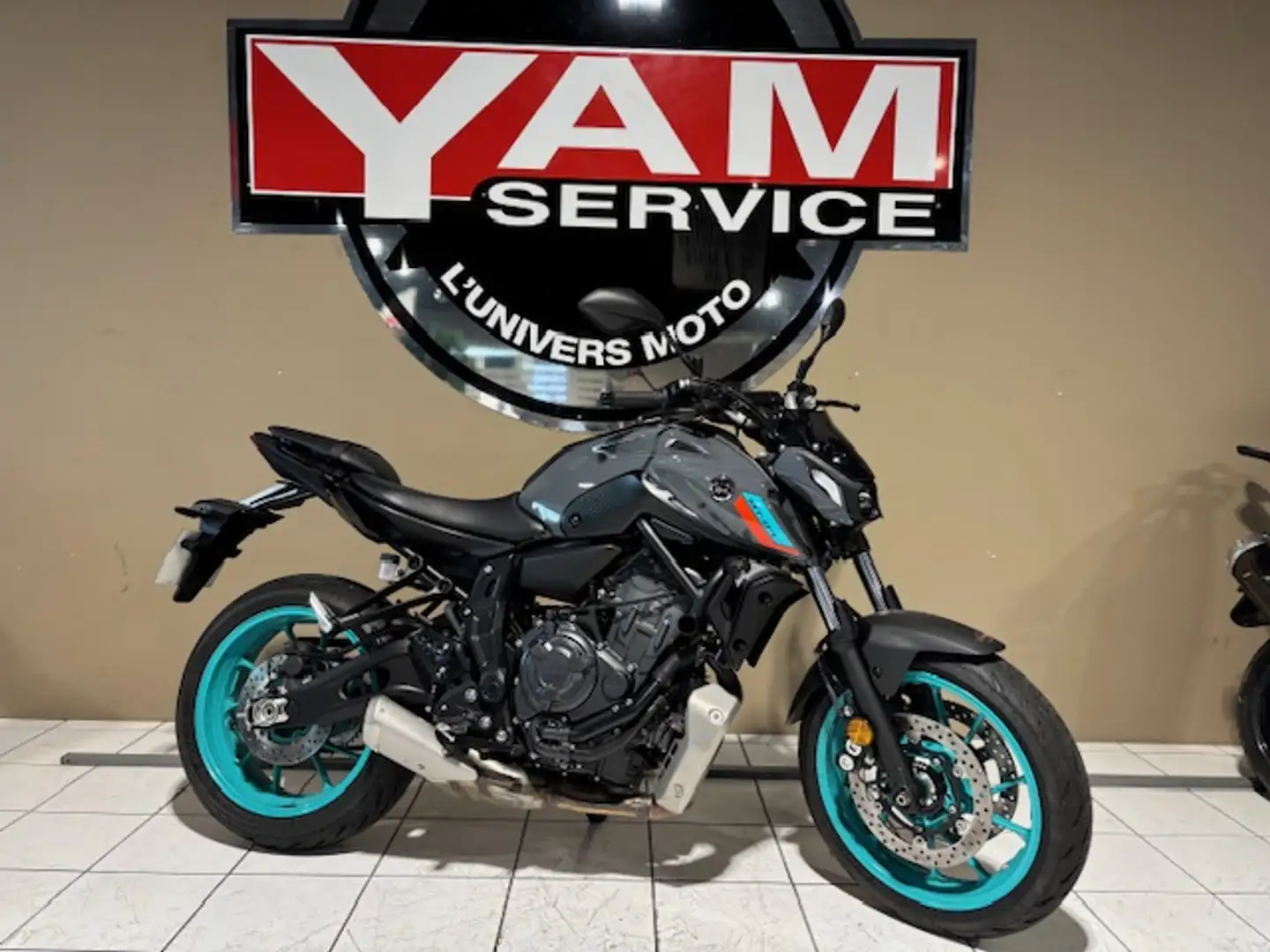 Yamaha MT-07 Gris - 2