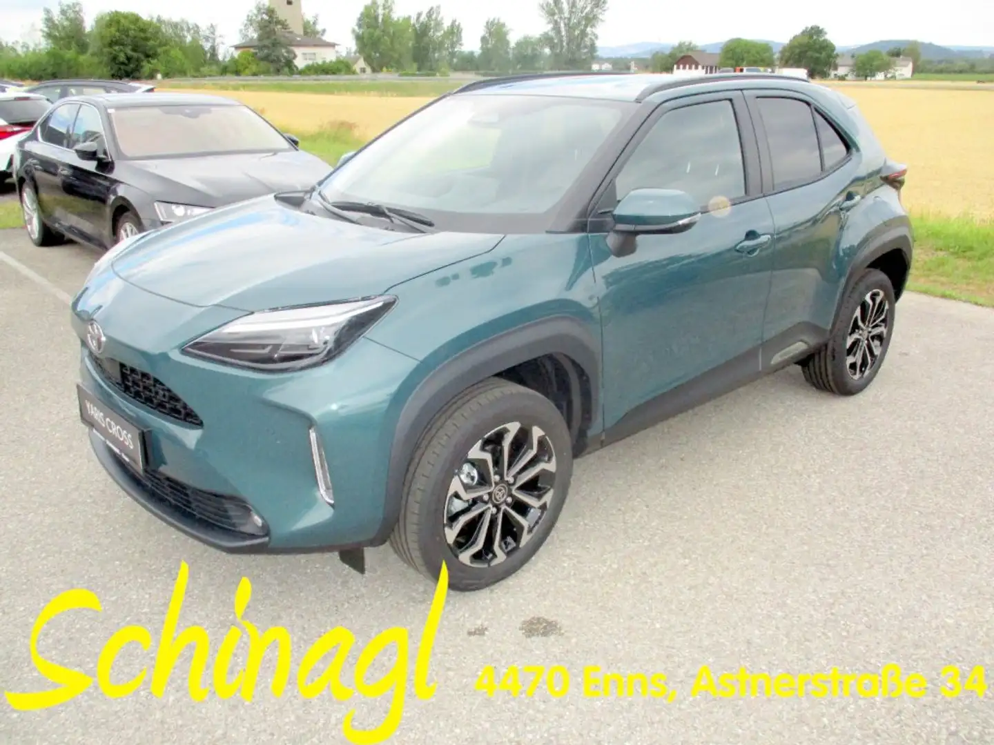 Toyota Yaris Cross 1,5 HSD Active Drive + Safety Paket Grün - 1