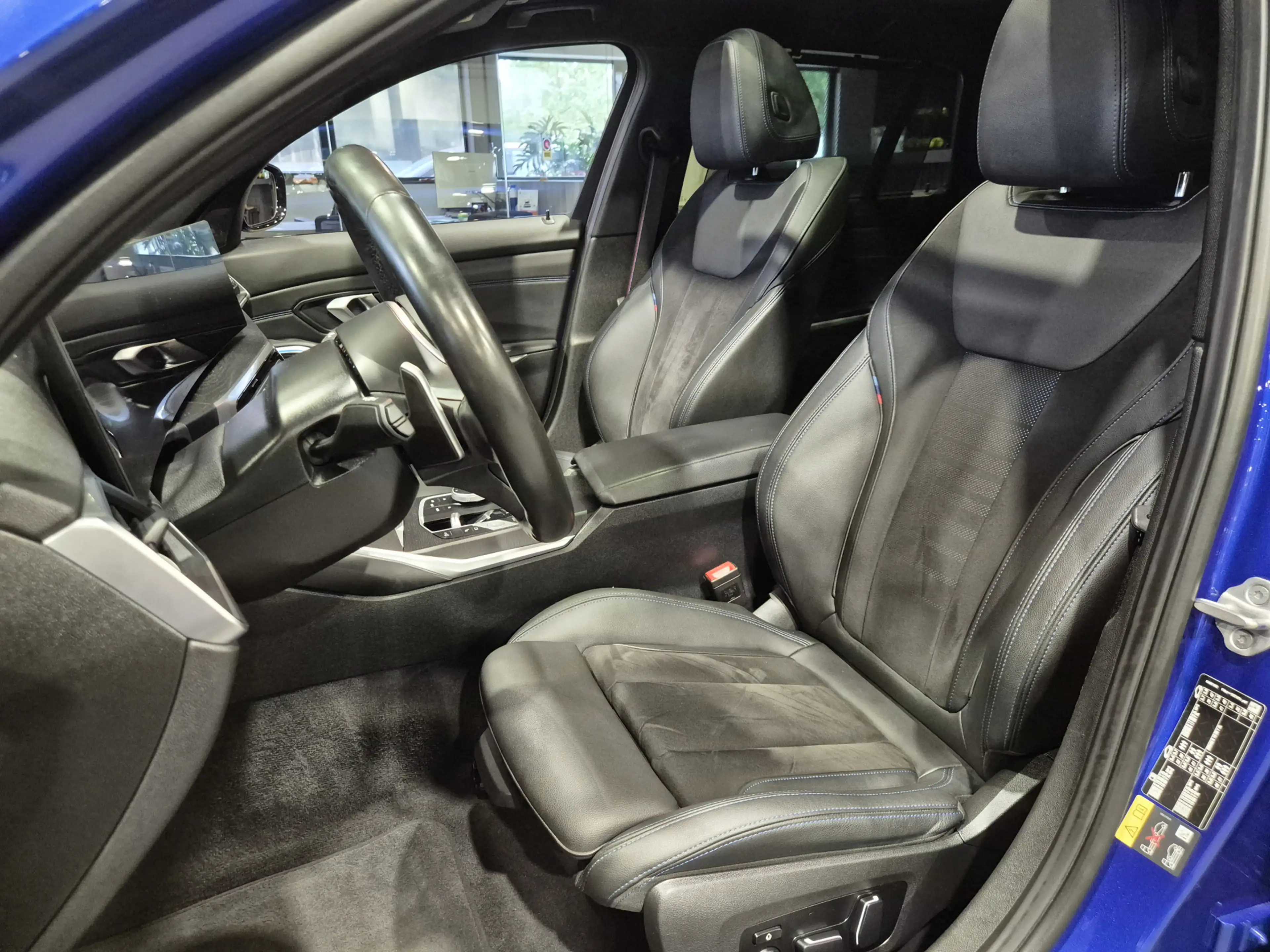 BMW 330 3-serie Touring 330e xDrive M-Sport | Panorama | H — photo 5