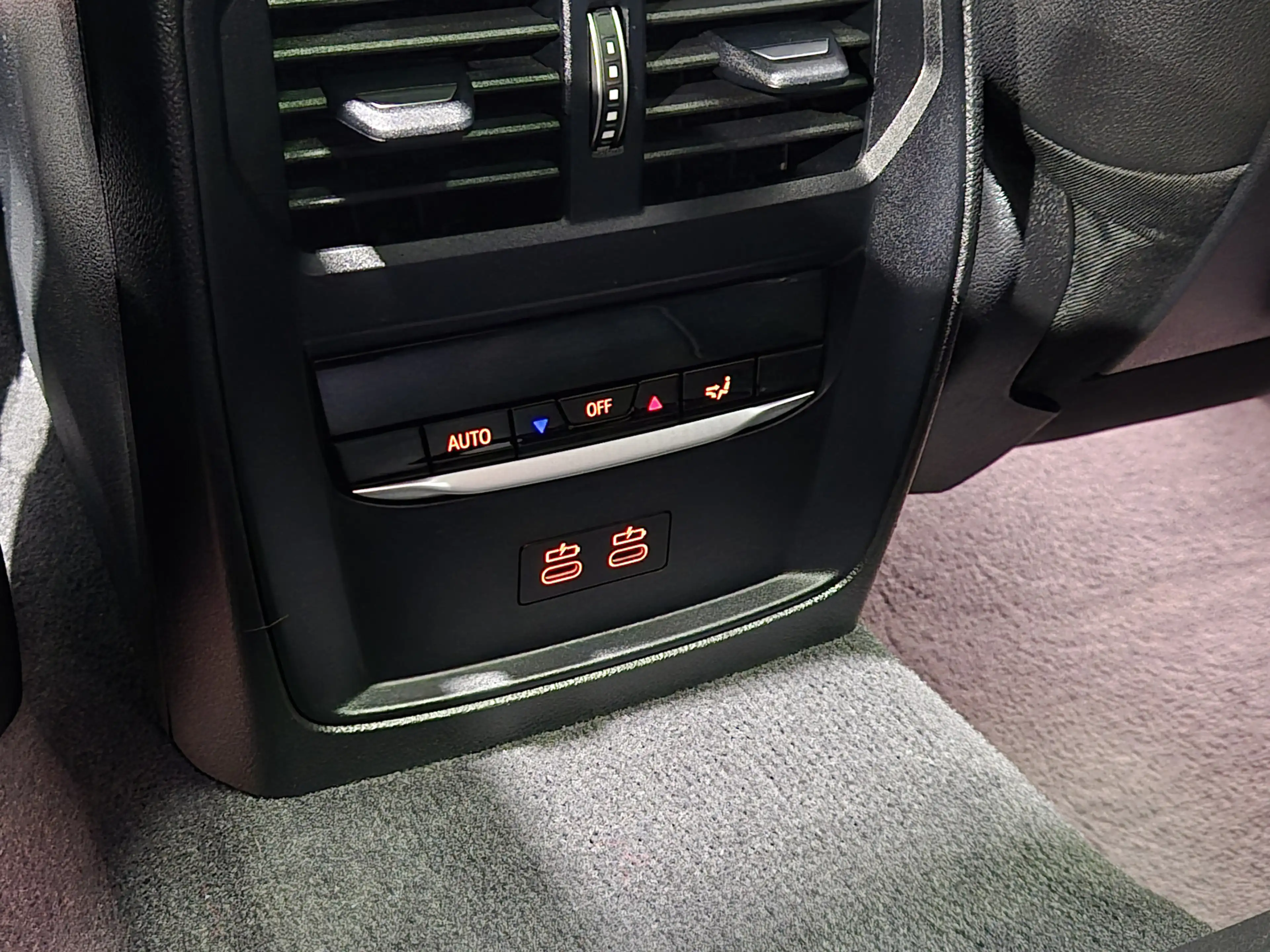 BMW 330 3-serie Touring 330e xDrive M-Sport | Panorama | H — photo 27