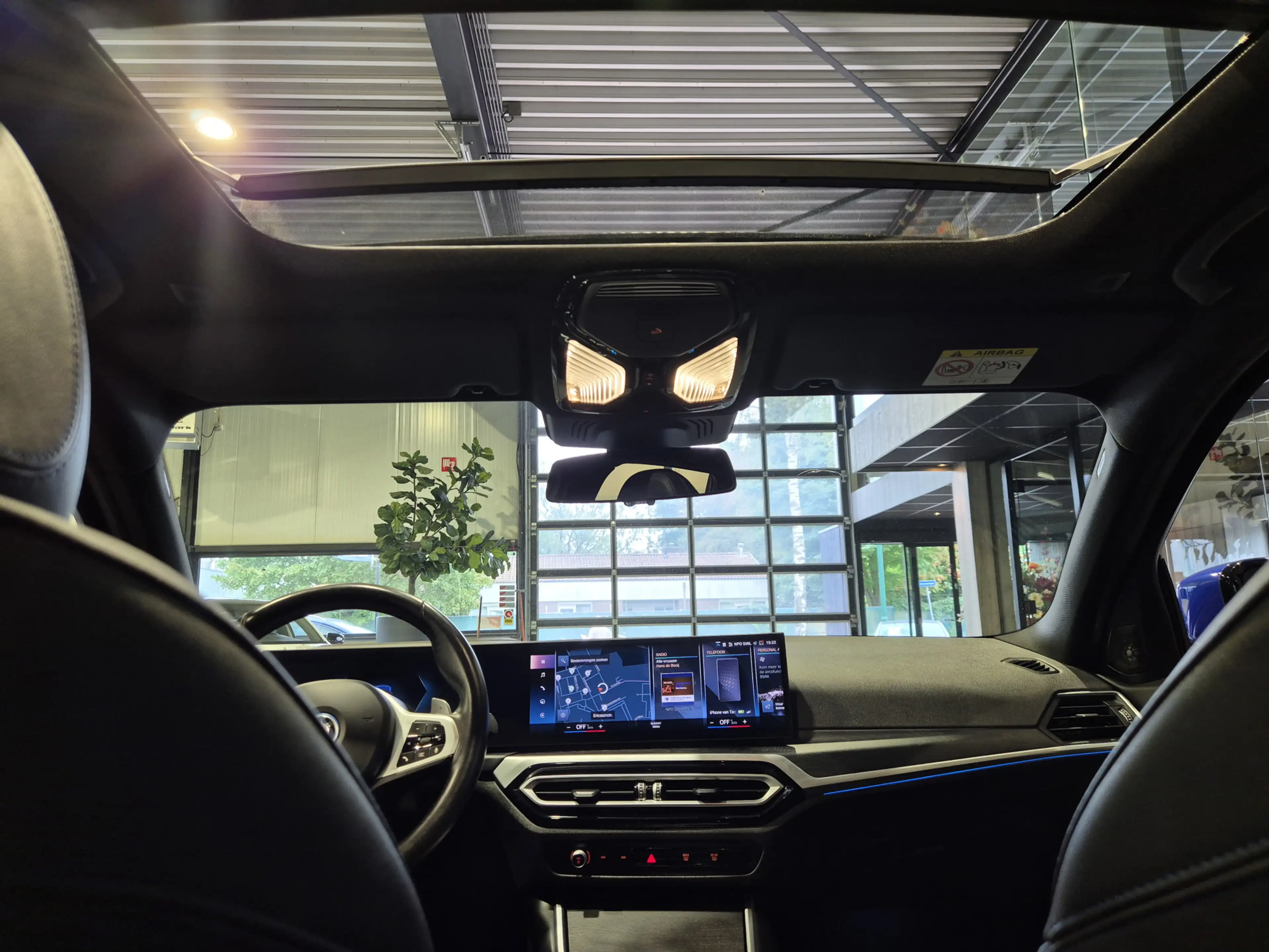 BMW 330 3-serie Touring 330e xDrive M-Sport | Panorama | H — photo 7