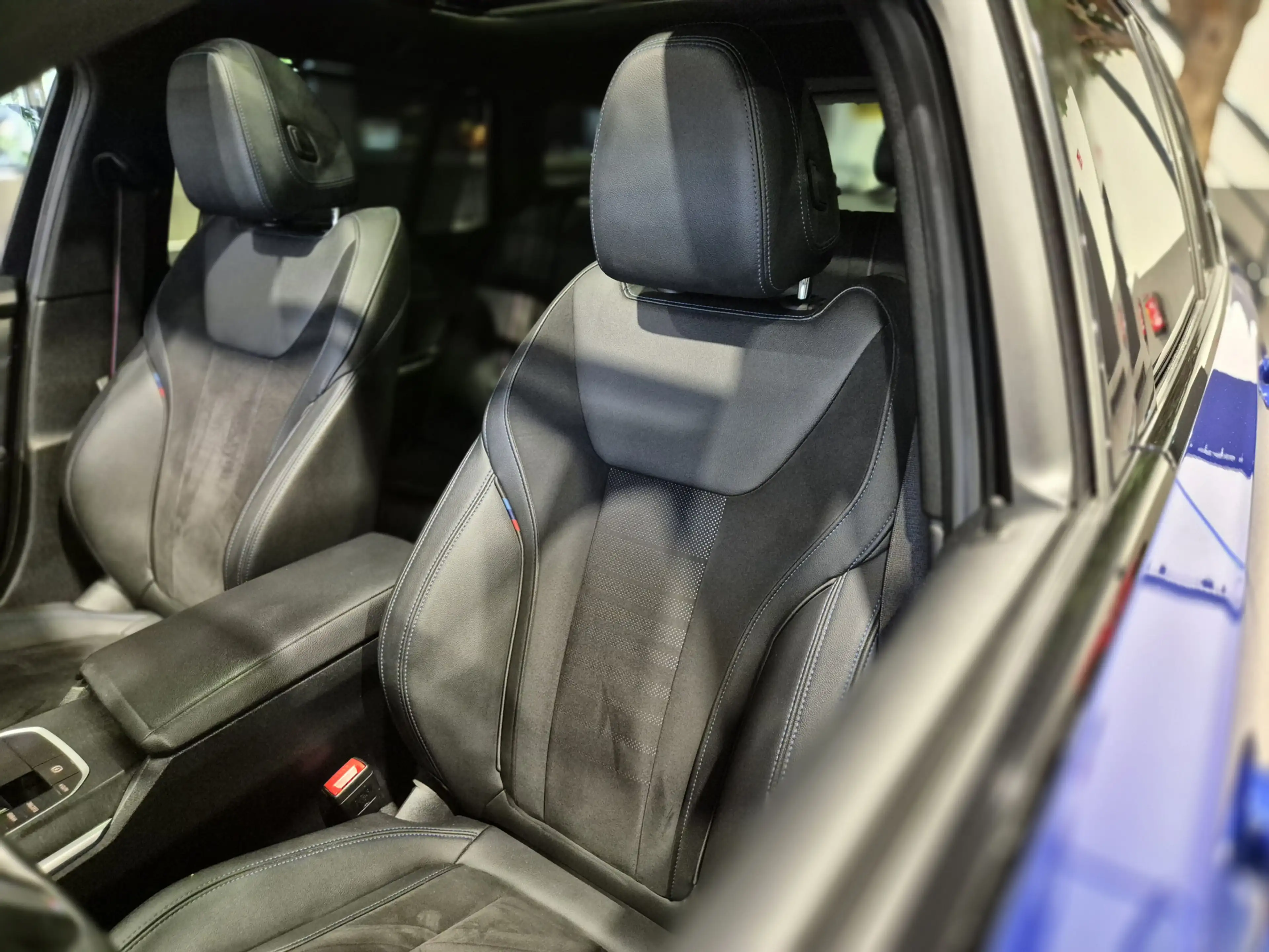 BMW 330 3-serie Touring 330e xDrive M-Sport | Panorama | H — photo 19