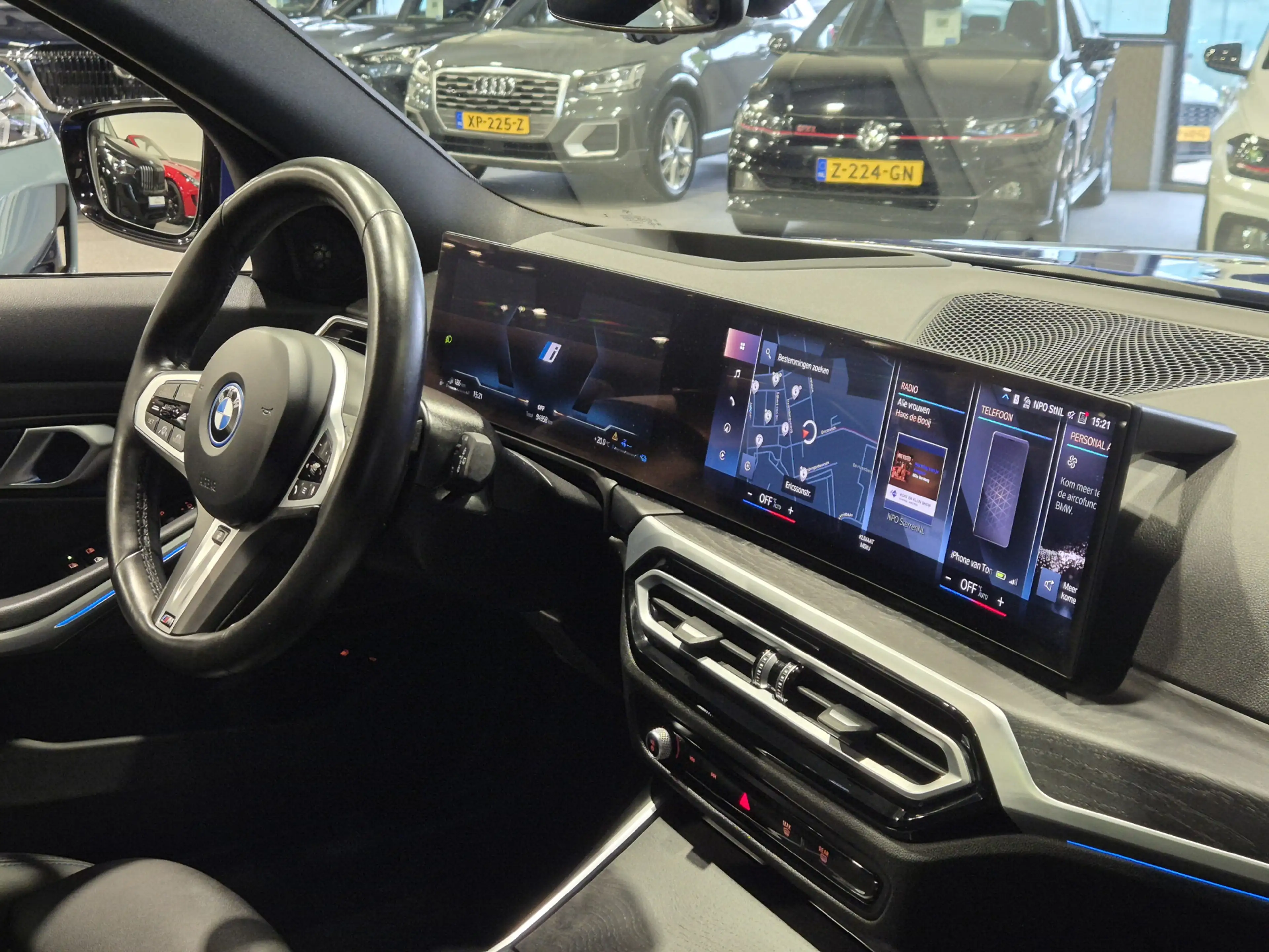 BMW 330 3-serie Touring 330e xDrive M-Sport | Panorama | H — photo 4