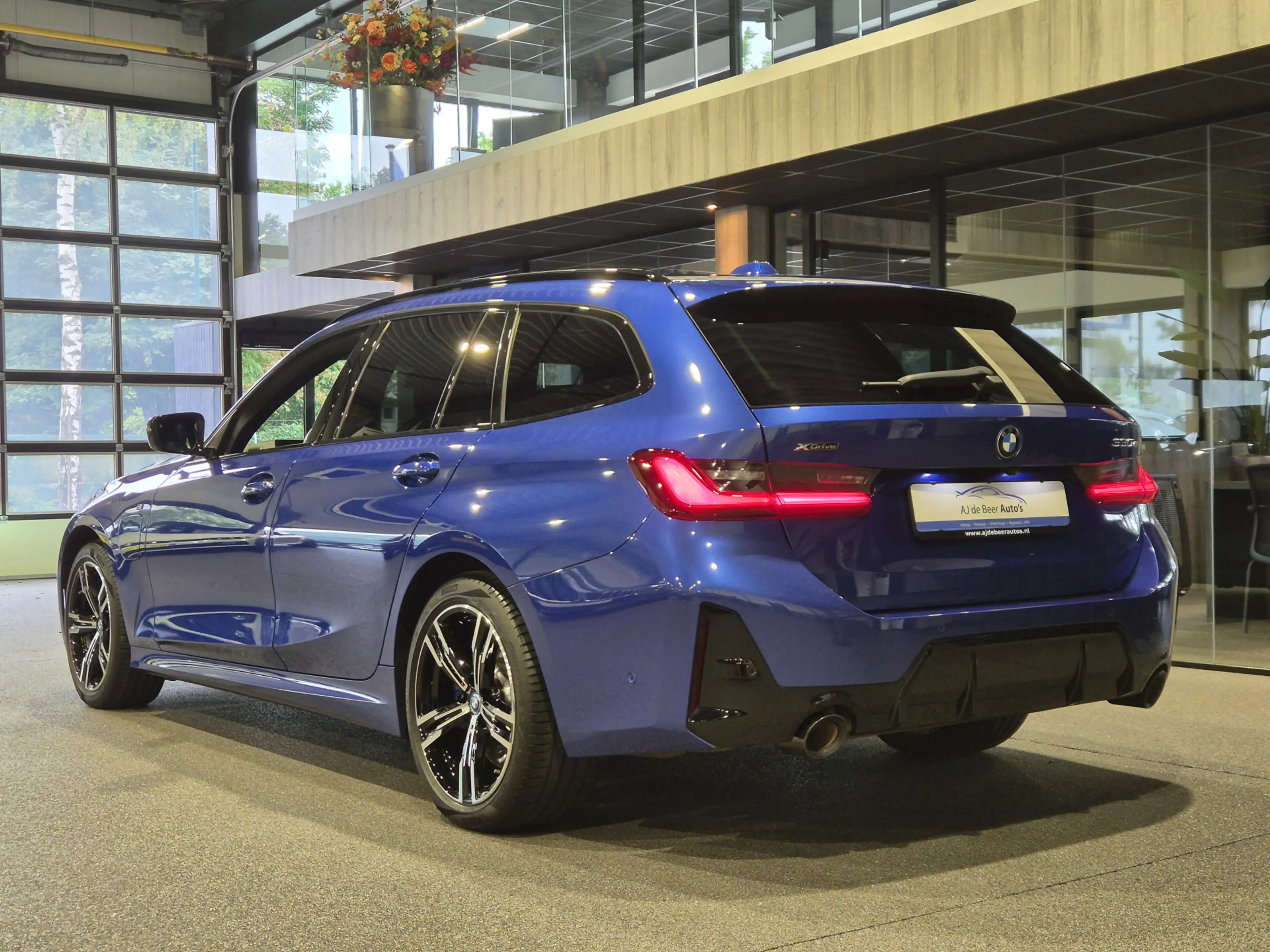 BMW 330 3-serie Touring 330e xDrive M-Sport | Panorama | H — photo 20