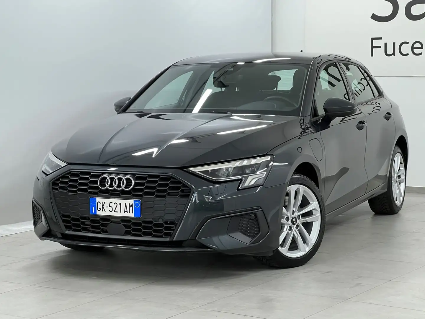 Audi A3 A3 Sportback 40 1.4 tfsi e Business s-tronic Grijs - 2
