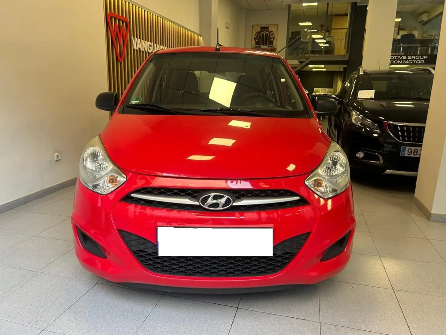 Hyundai i10 1.1 Comfort Rojo - 2