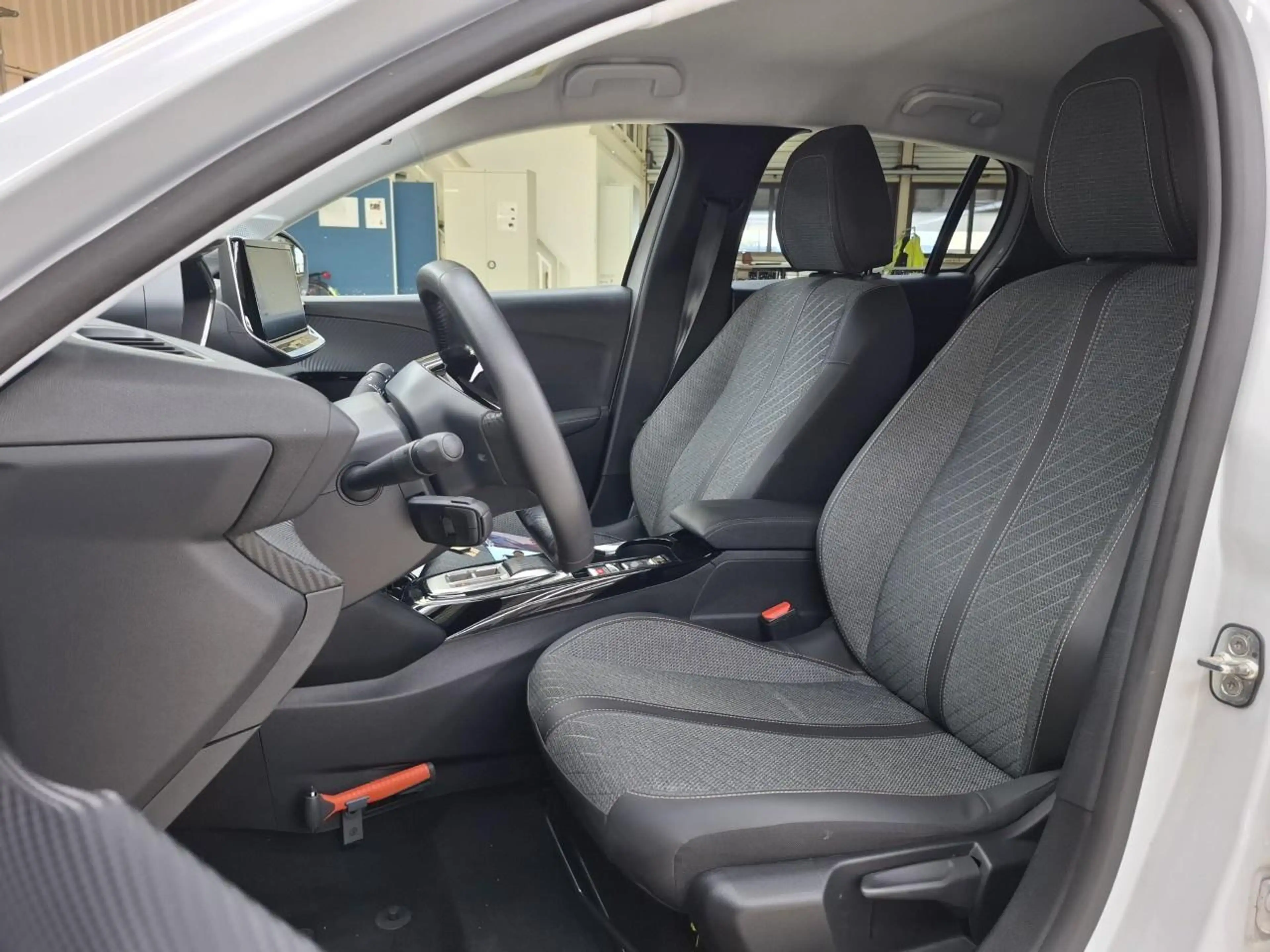 Peugeot 208 1.2 Hybrid 110 e-DCS6 Allure | Automaat | Navigati — photo 7
