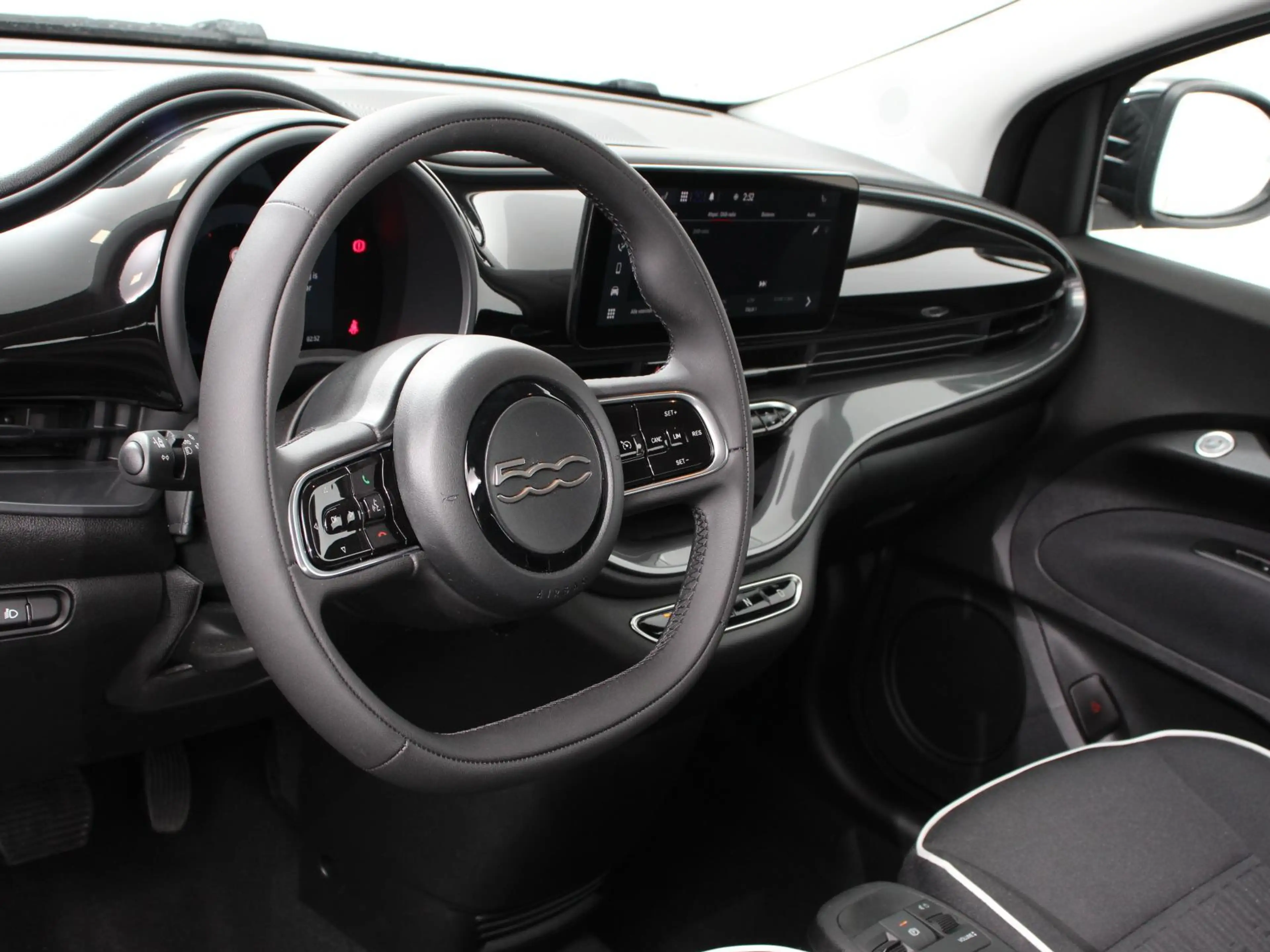 Fiat 500e Berline 42 kWh Automaat Climate control Cruise con — photo 2