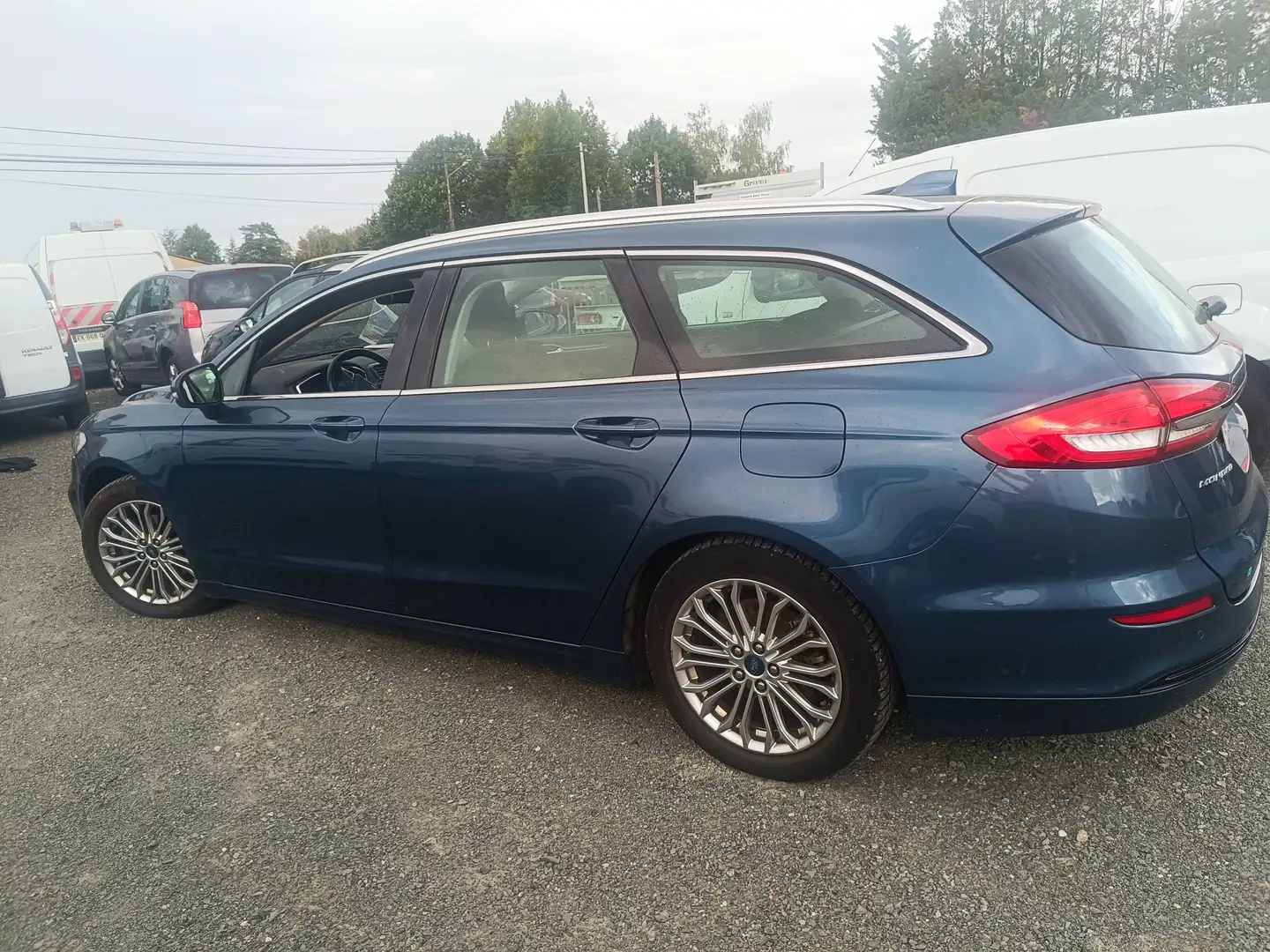 Ford Mondeo IV 2.0 HYBRID 187ch Titanium BVA Bleu - 2