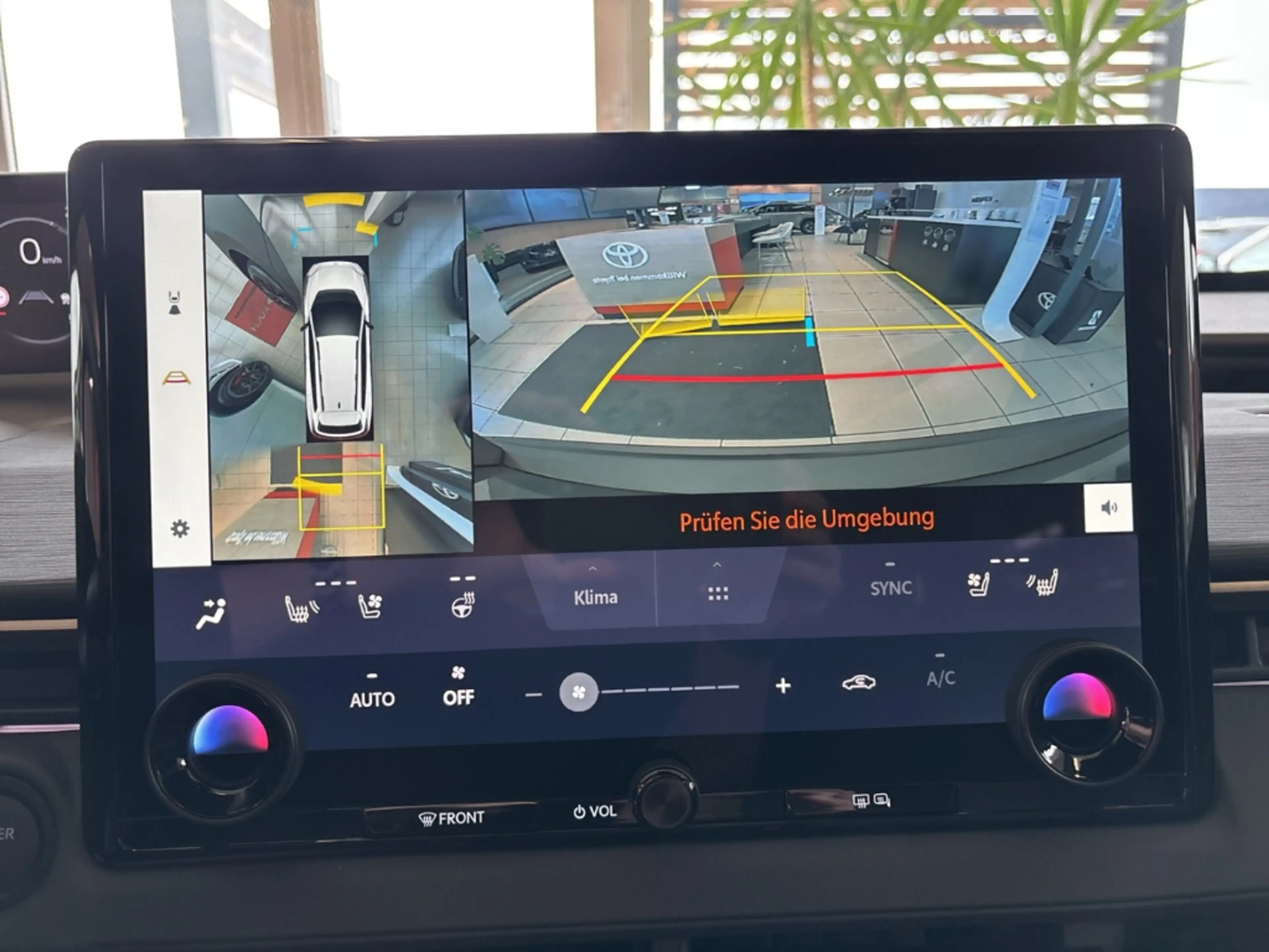 Toyota bZ4X Touring AWD Lounge Panorama Navi Digitales Cockpit — photo 15