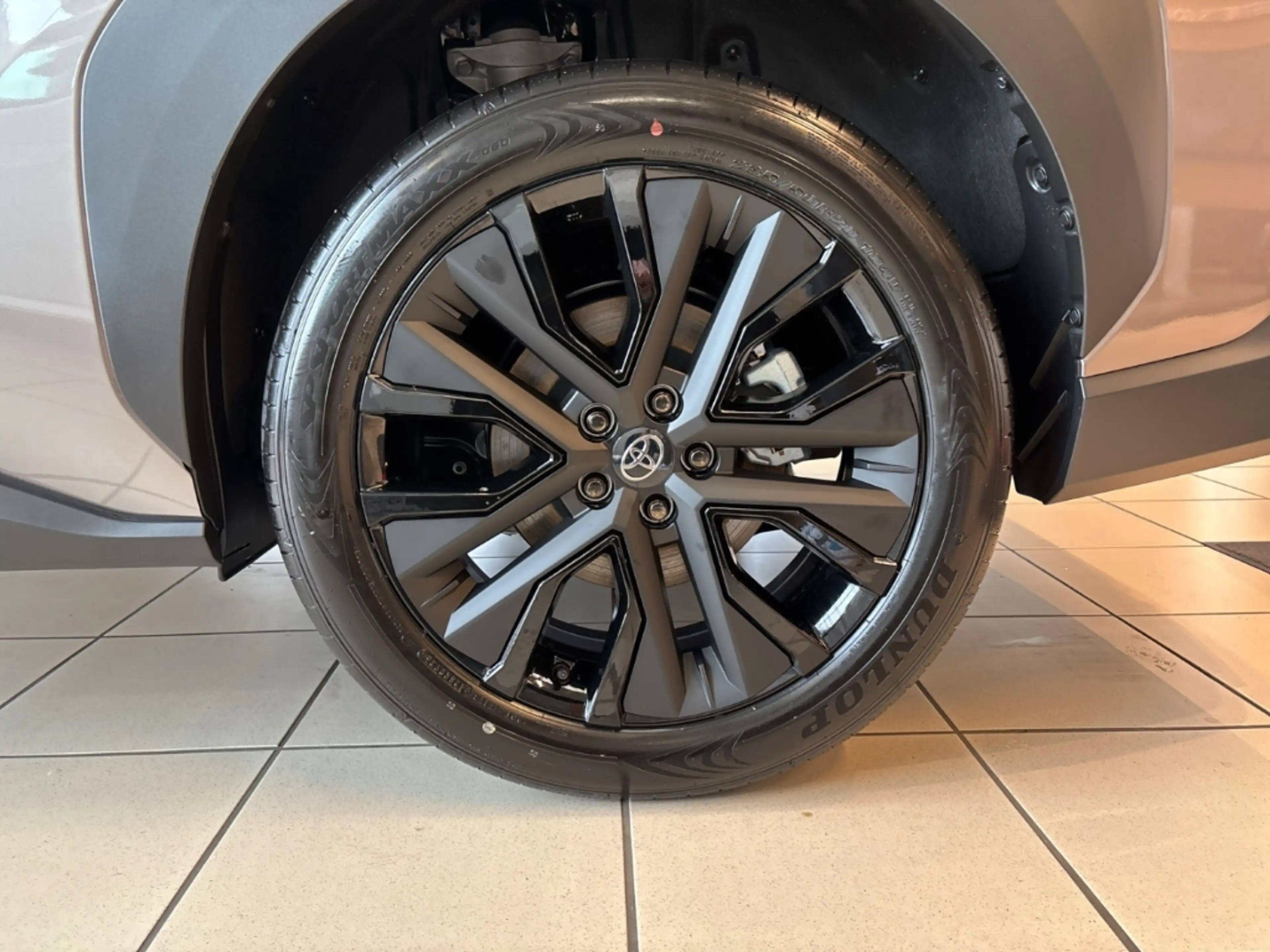 Toyota bZ4X Touring AWD Lounge Panorama Navi Digitales Cockpit — photo 6