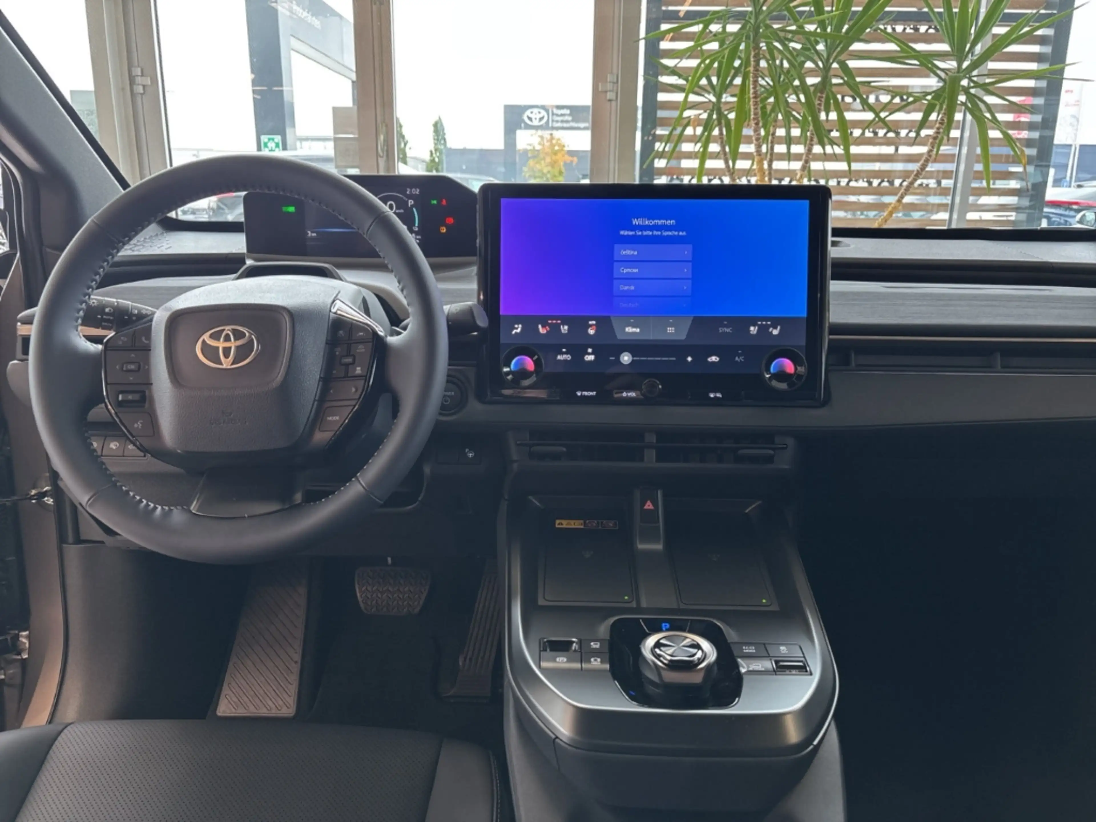 Toyota bZ4X Touring AWD Lounge Panorama Navi Digitales Cockpit — photo 12