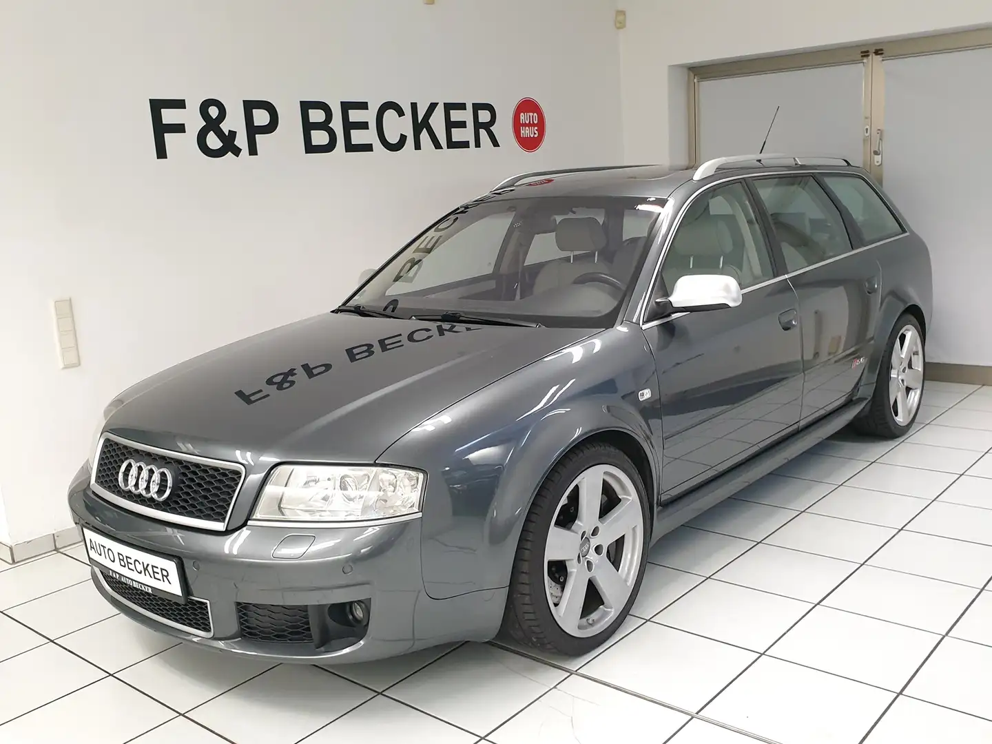 Audi RS6 RS 6 Avant 4.2 Quattro Scheckheft Deutsches KFZ Grau - 1