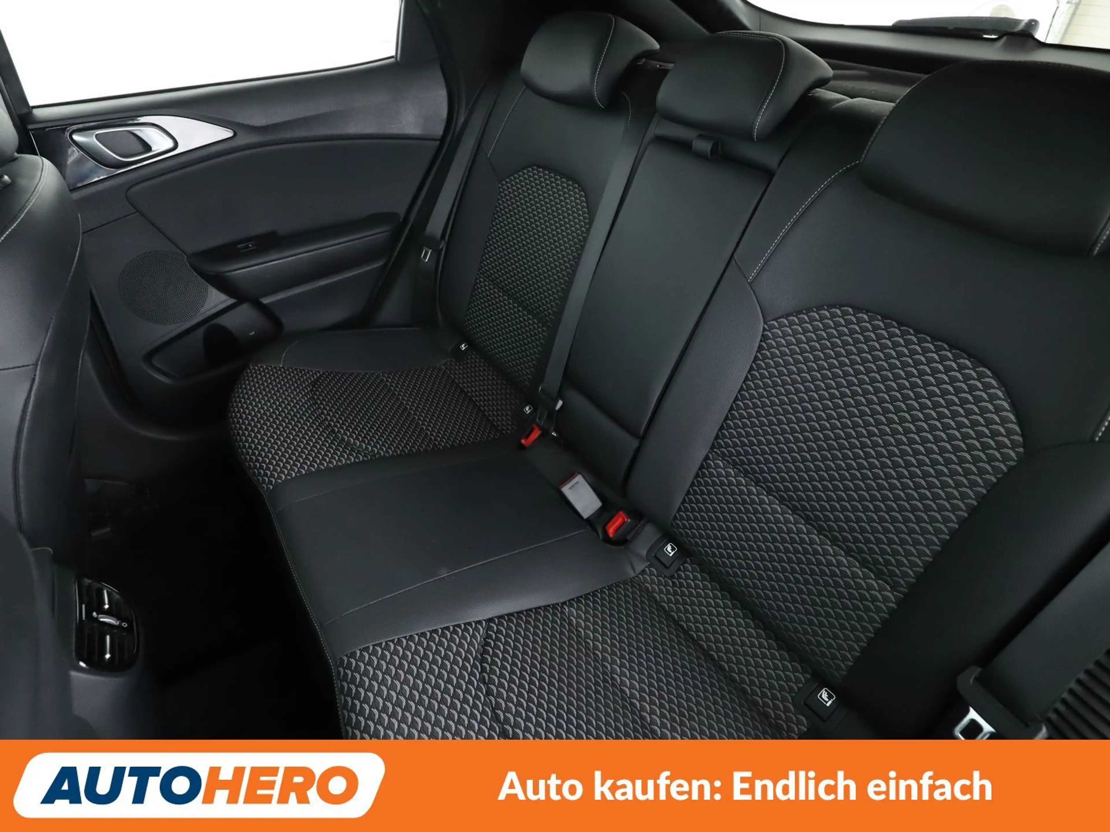 Kia XCeed 1.6 Plug-in Hybrid Platinum Edition Aut*NAVI*LED* — photo 14