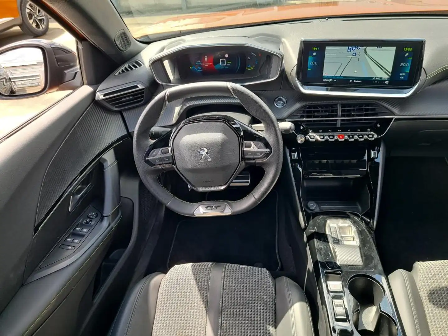 Peugeot e-2008 EV GT 50 kWh | Clima | Cruise | Stoelverwarming | Naranja - 2