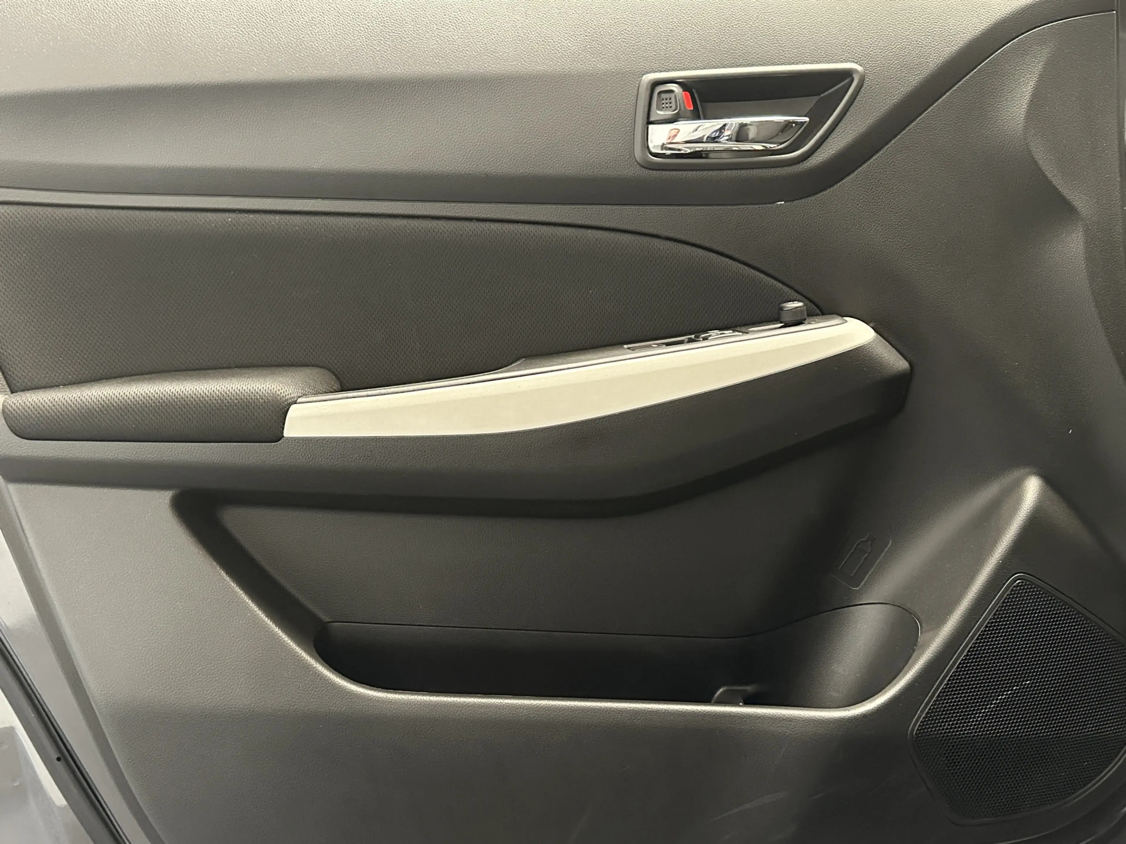Suzuki Swift 1.2 COMFORT SMART HYBRID APPLE CARPLAY/ANDROID AUT — photo 39