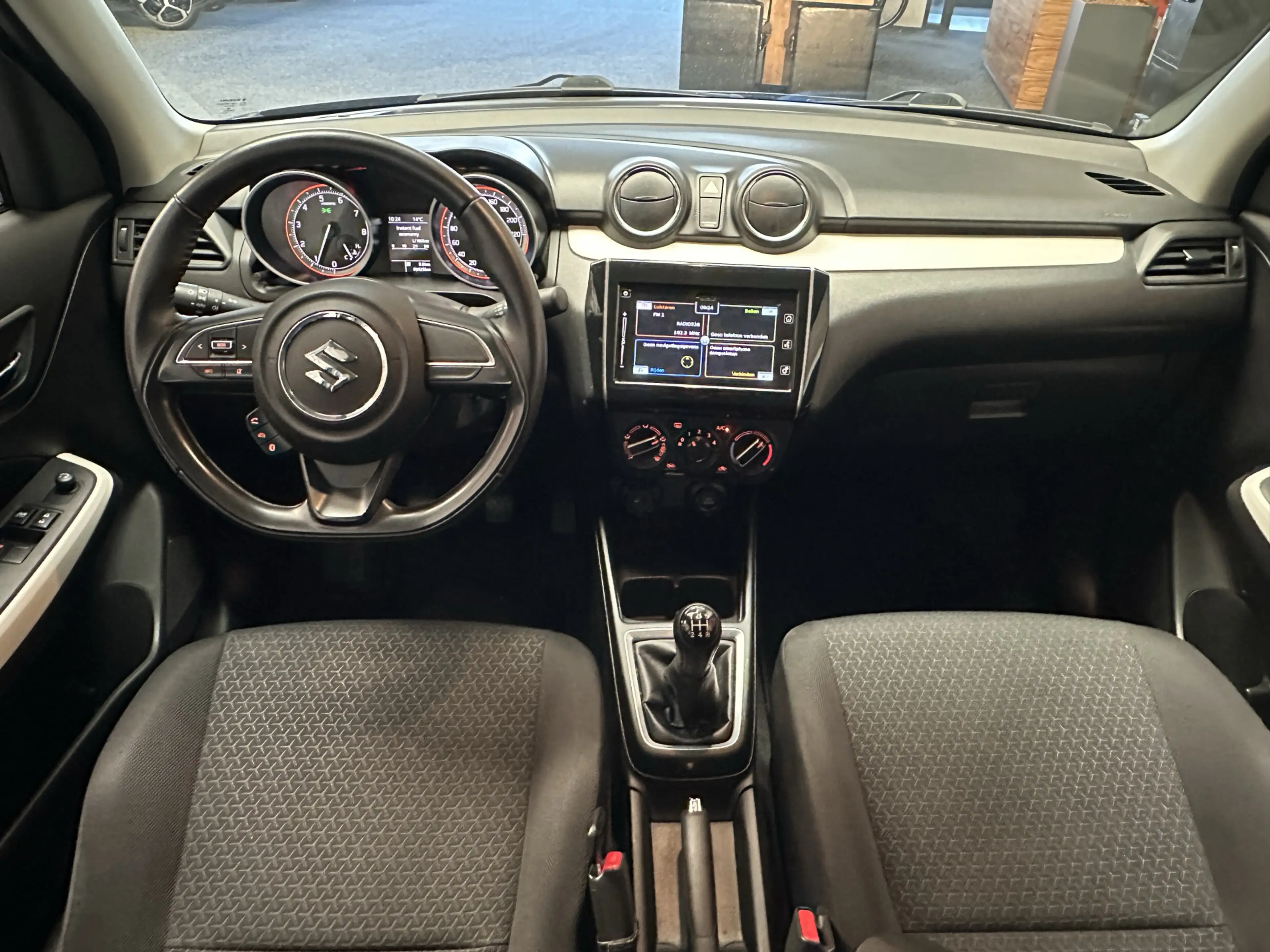 Suzuki Swift 1.2 COMFORT SMART HYBRID APPLE CARPLAY/ANDROID AUT — photo 13