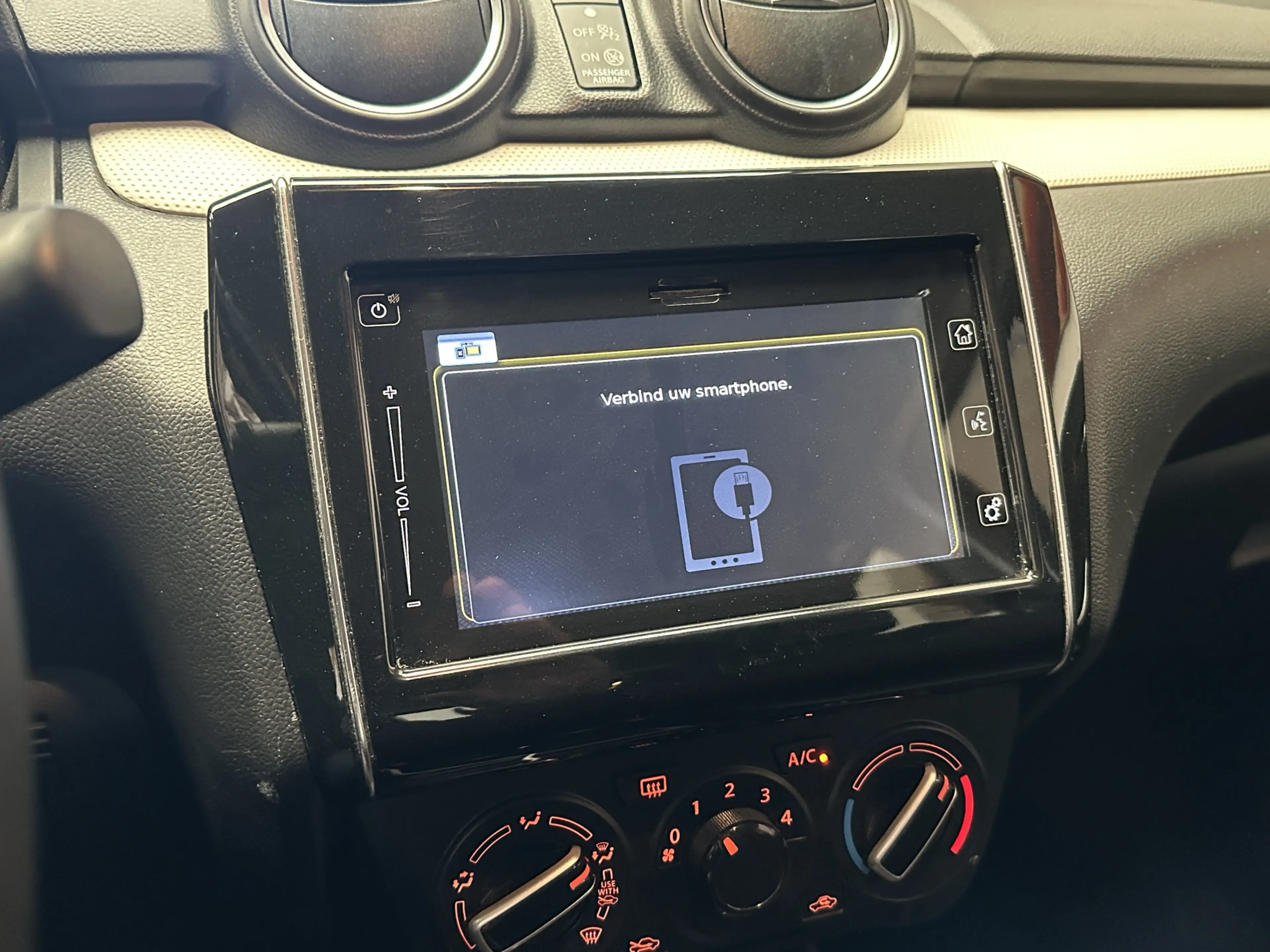 Suzuki Swift 1.2 COMFORT SMART HYBRID APPLE CARPLAY/ANDROID AUT — photo 25