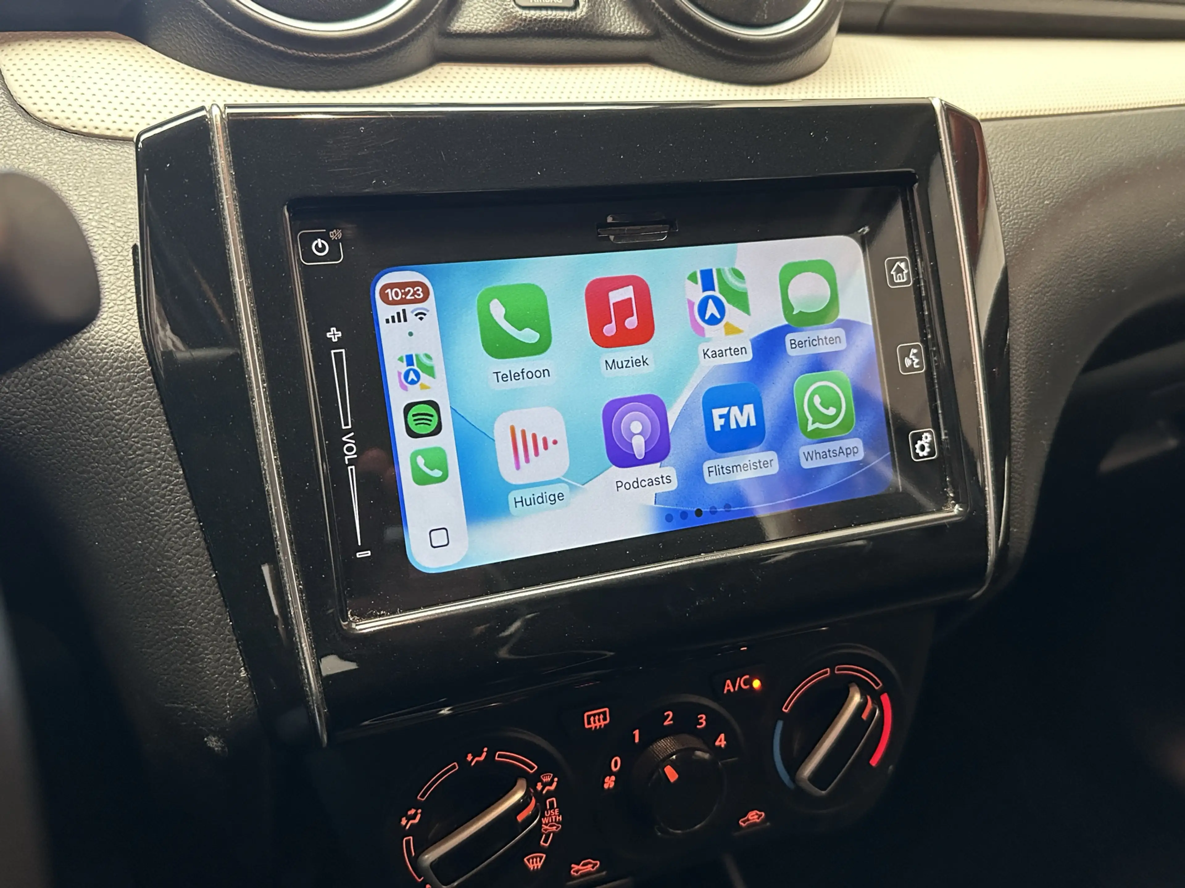 Suzuki Swift 1.2 COMFORT SMART HYBRID APPLE CARPLAY/ANDROID AUT — photo 22