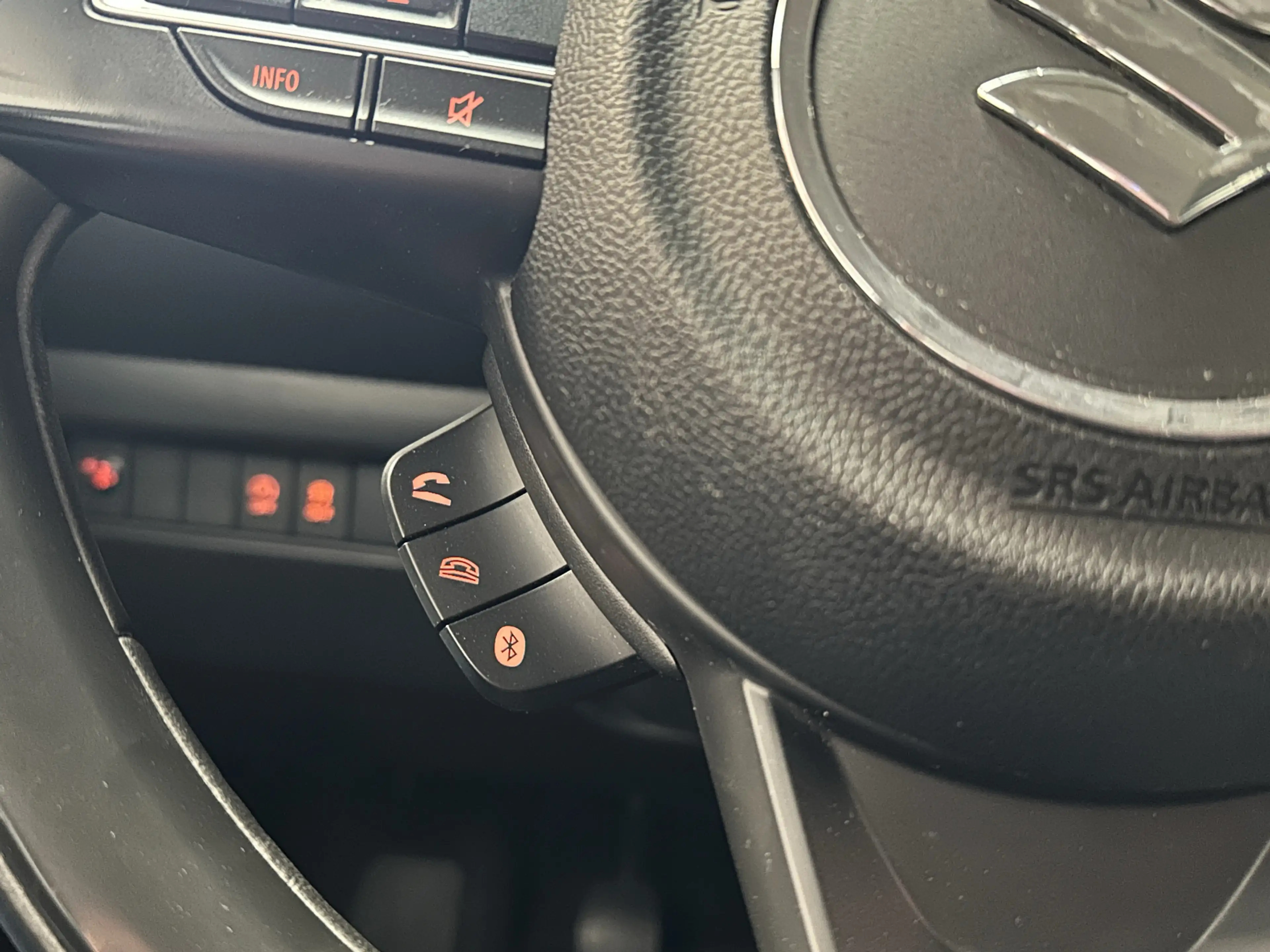Suzuki Swift 1.2 COMFORT SMART HYBRID APPLE CARPLAY/ANDROID AUT — photo 21