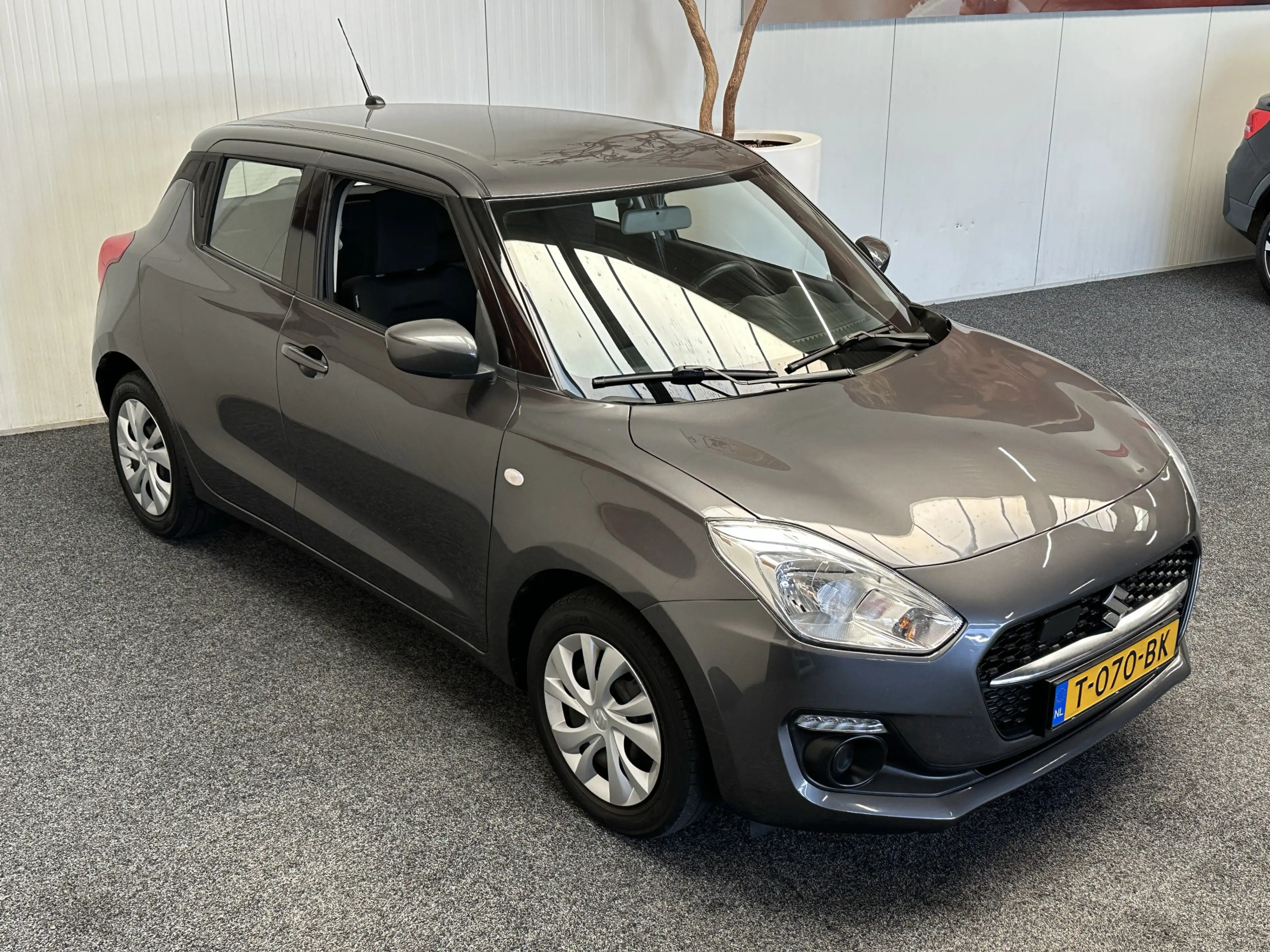 Suzuki Swift 1.2 COMFORT SMART HYBRID APPLE CARPLAY/ANDROID AUT — photo 10