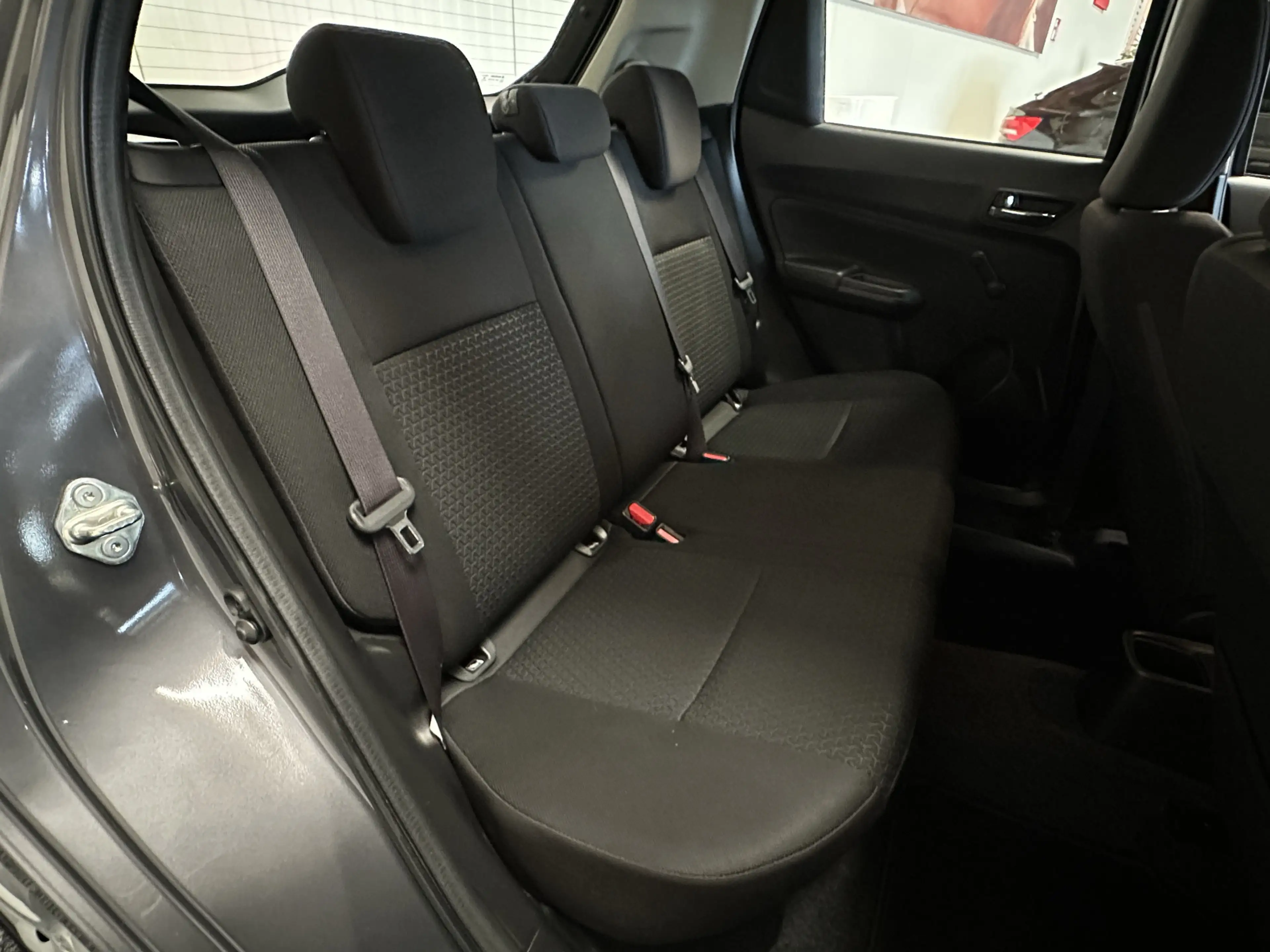 Suzuki Swift 1.2 COMFORT SMART HYBRID APPLE CARPLAY/ANDROID AUT — photo 18