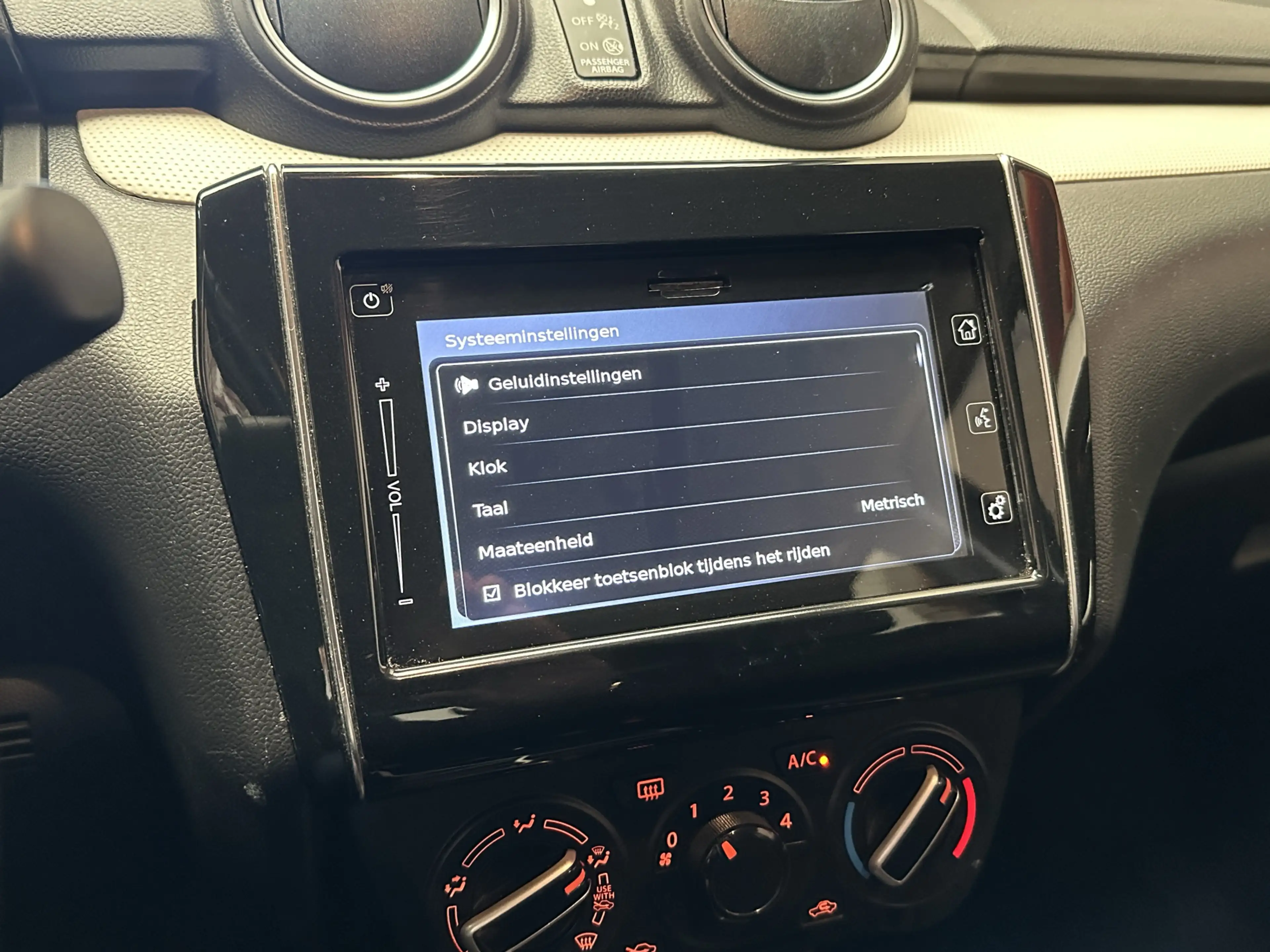 Suzuki Swift 1.2 COMFORT SMART HYBRID APPLE CARPLAY/ANDROID AUT — photo 29