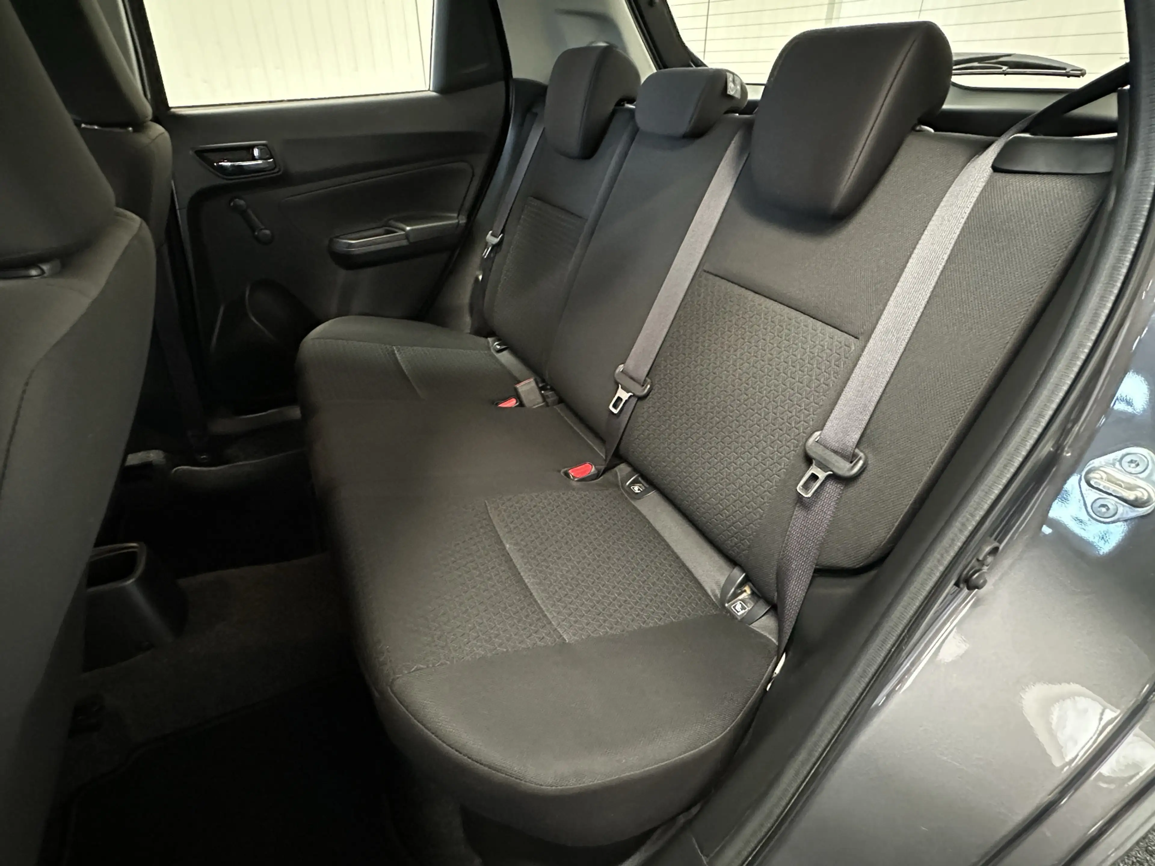 Suzuki Swift 1.2 COMFORT SMART HYBRID APPLE CARPLAY/ANDROID AUT — photo 17