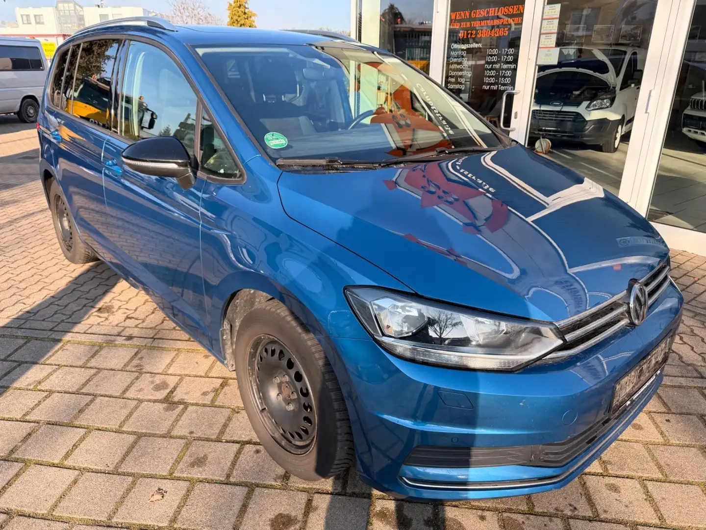 Volkswagen Touran IQ.DRIVE , 7-Sitze,Panorama Blau - 2