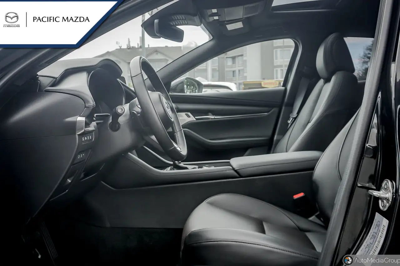 Mazda 3 снимка Mazda 3