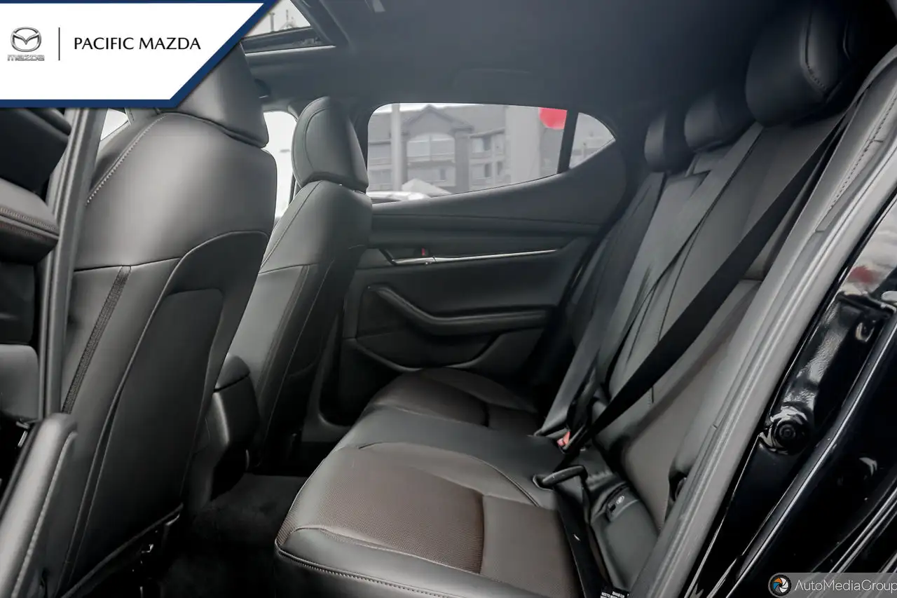 Mazda 3 снимка Mazda 3