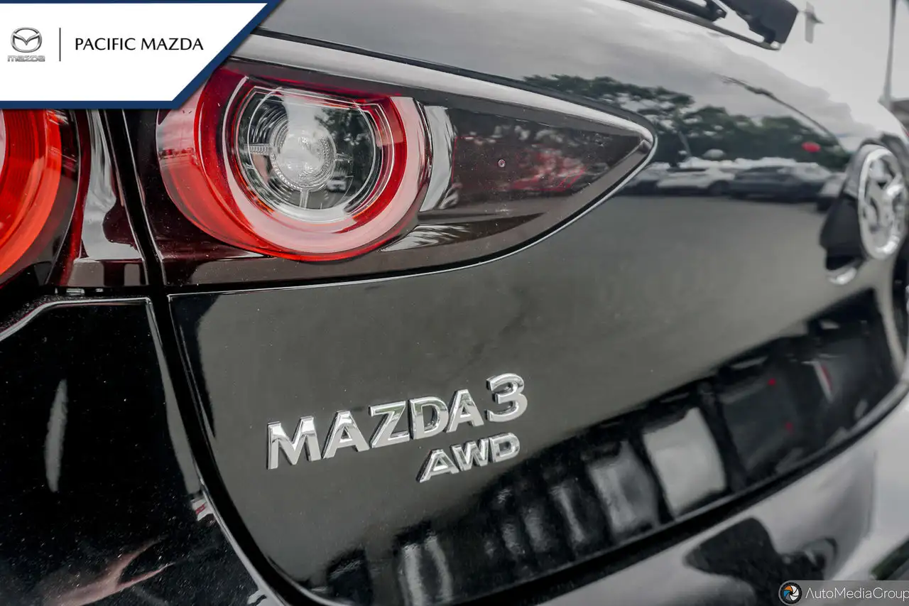 Mazda 3 снимка Mazda 3