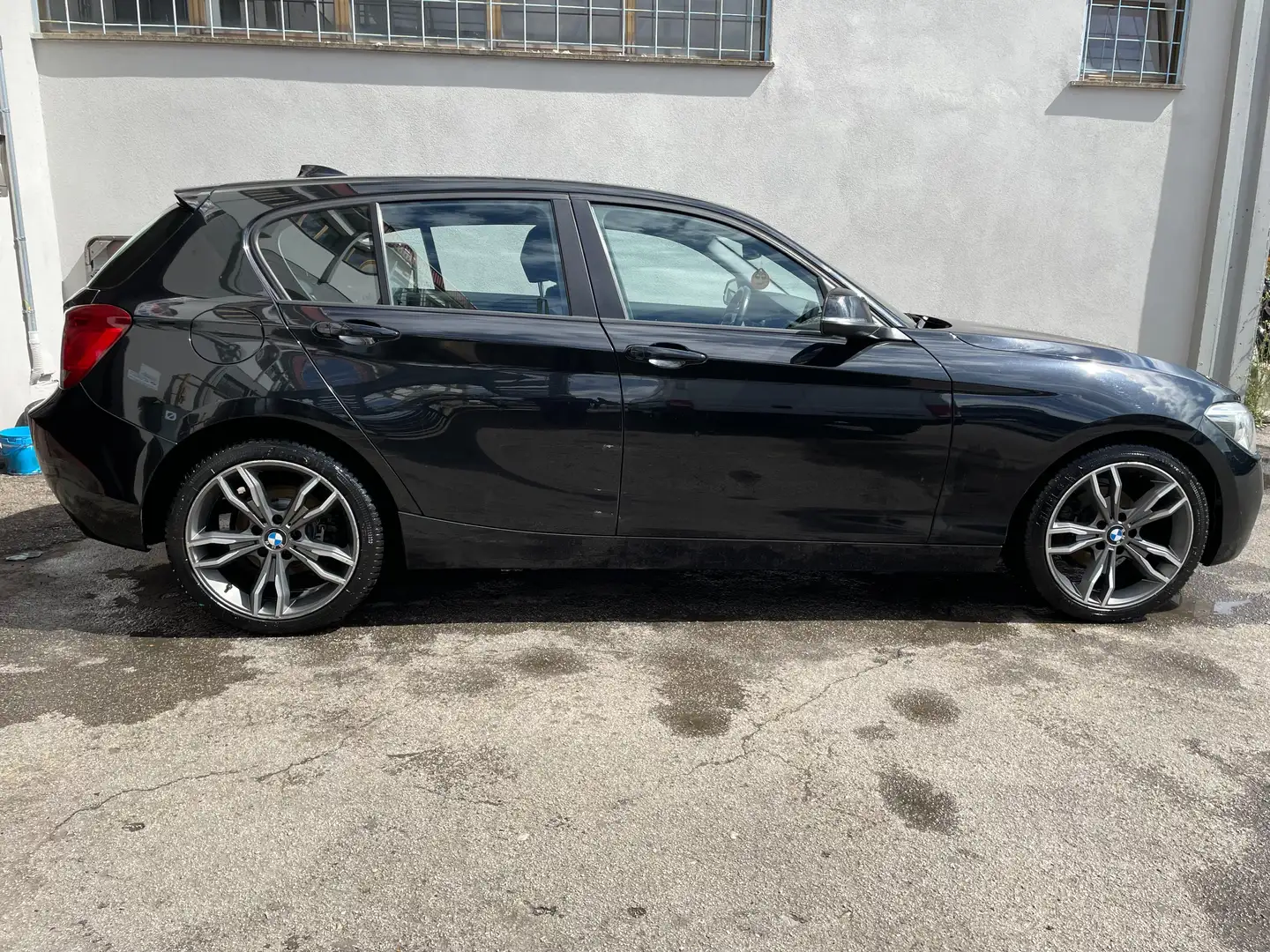 BMW 116 Serie 1 F/20-21 2011 116d 5p Sport Nero - 2