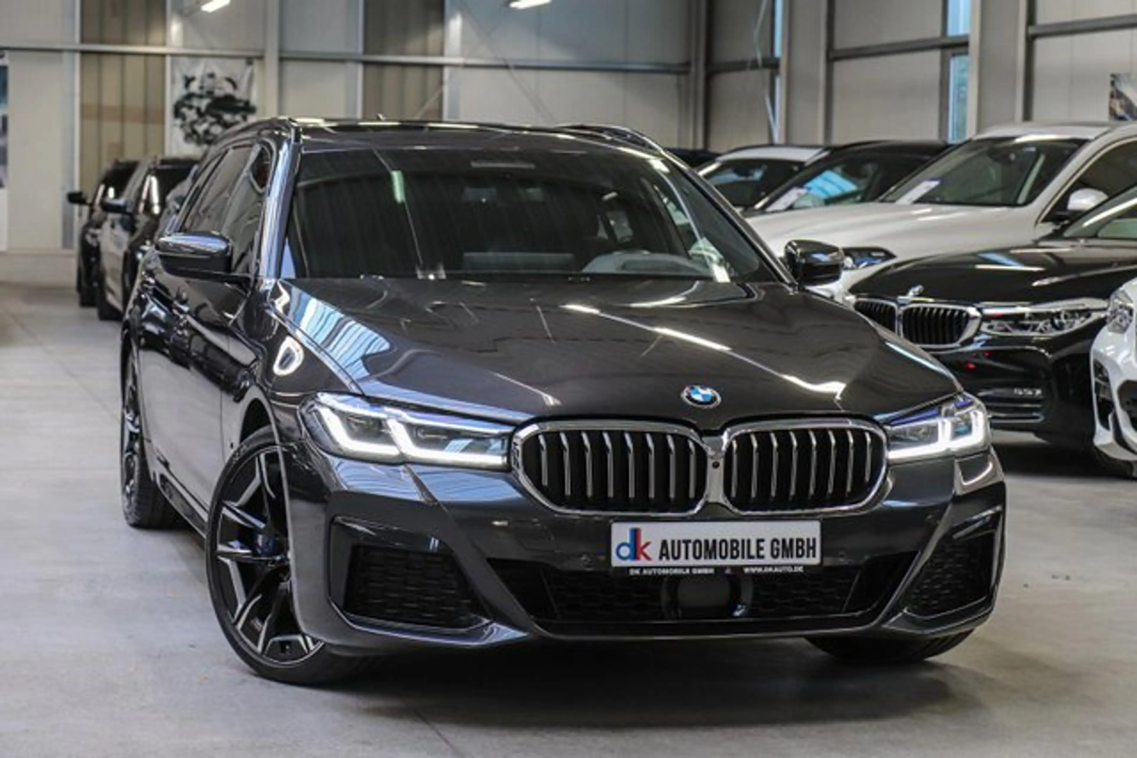 BMW 540 d xDrive Touring Sport-Aut///M SPORT/BOWERS&WILKIN — photo 2