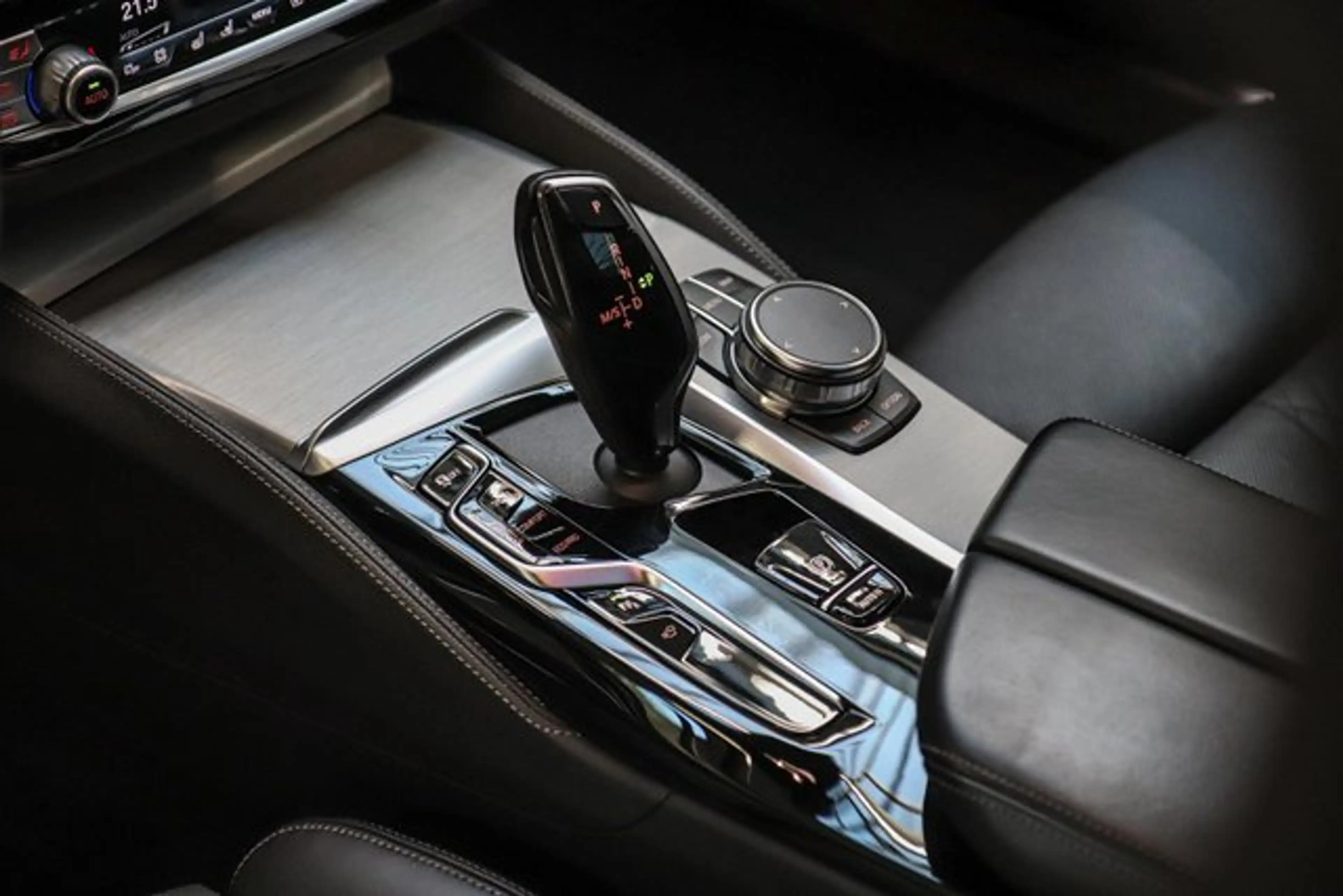 BMW 540 d xDrive Touring Sport-Aut///M SPORT/BOWERS&WILKIN — photo 12
