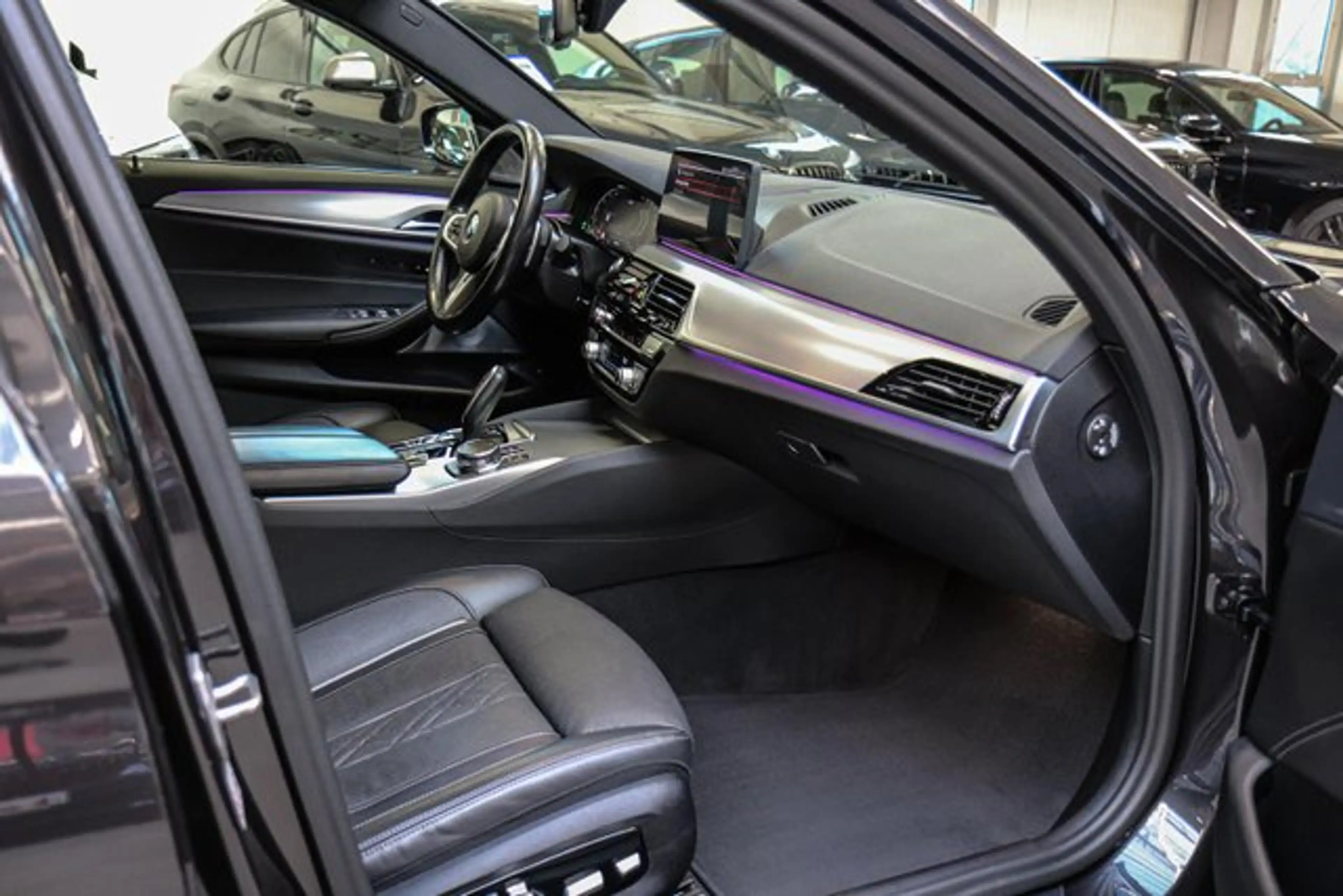 BMW 540 d xDrive Touring Sport-Aut///M SPORT/BOWERS&WILKIN — photo 16