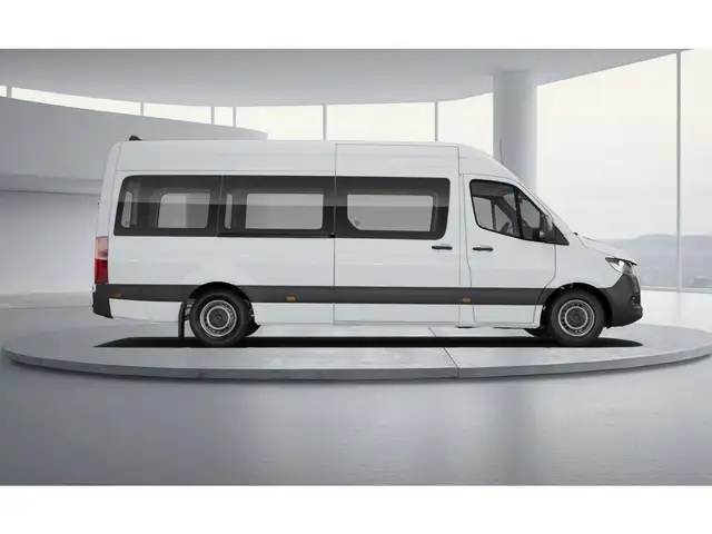 Mercedes-Benz Sprinter view 6