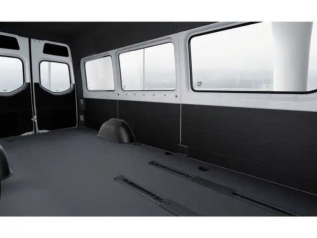 Mercedes-Benz Sprinter view 9